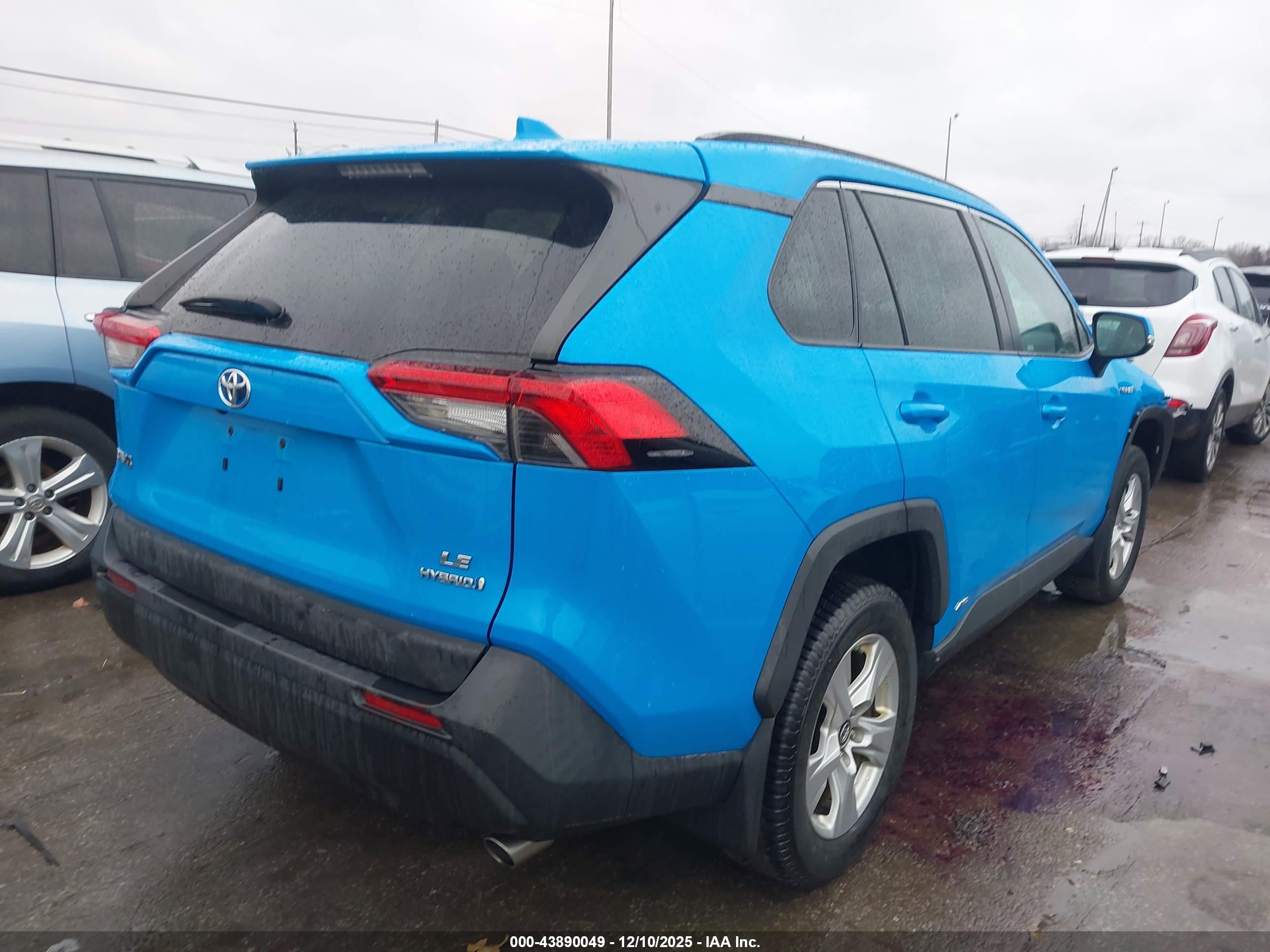 TOYOTA RAV4 image 4