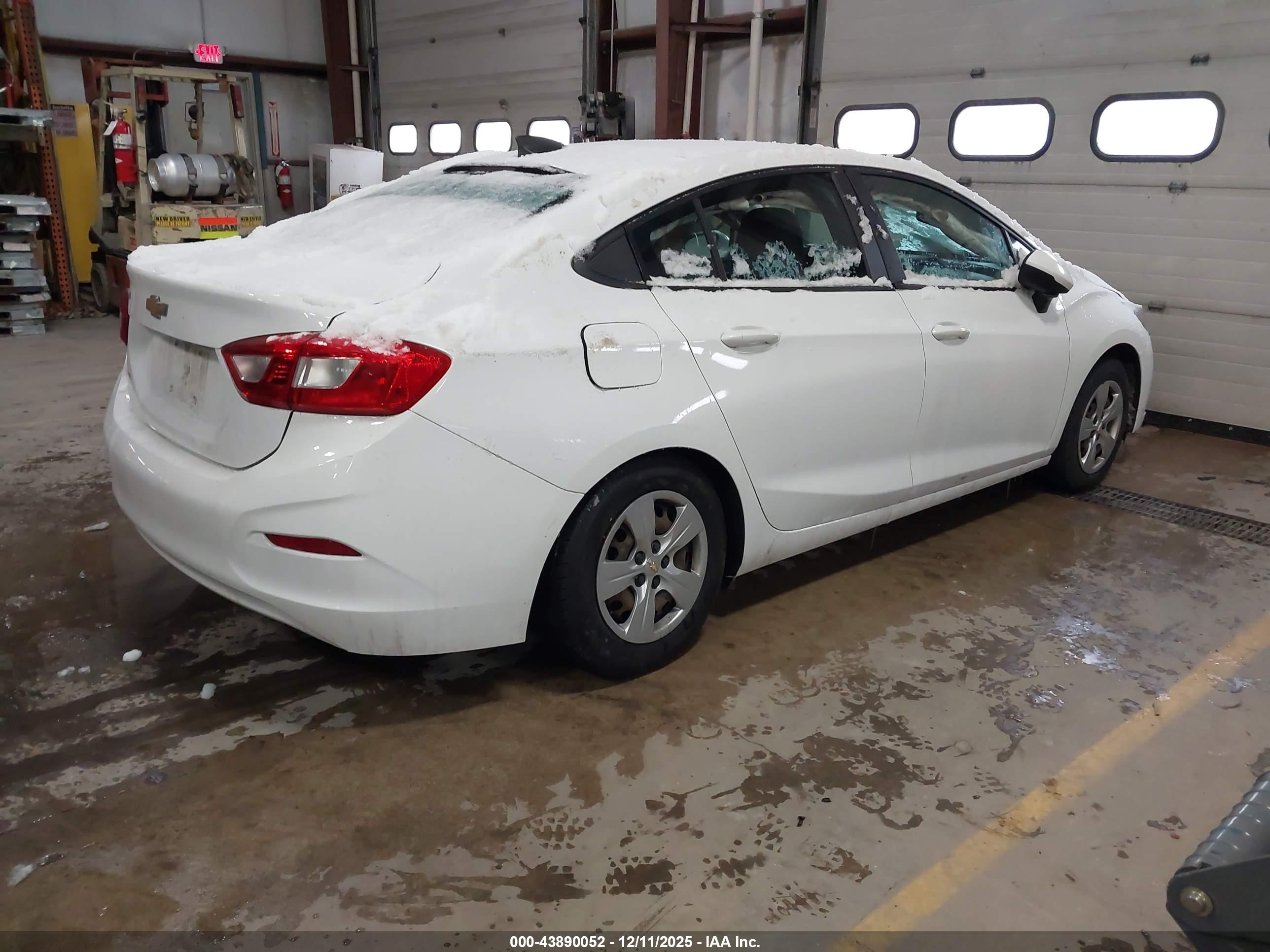 CHEVROLET CRUZE image 4