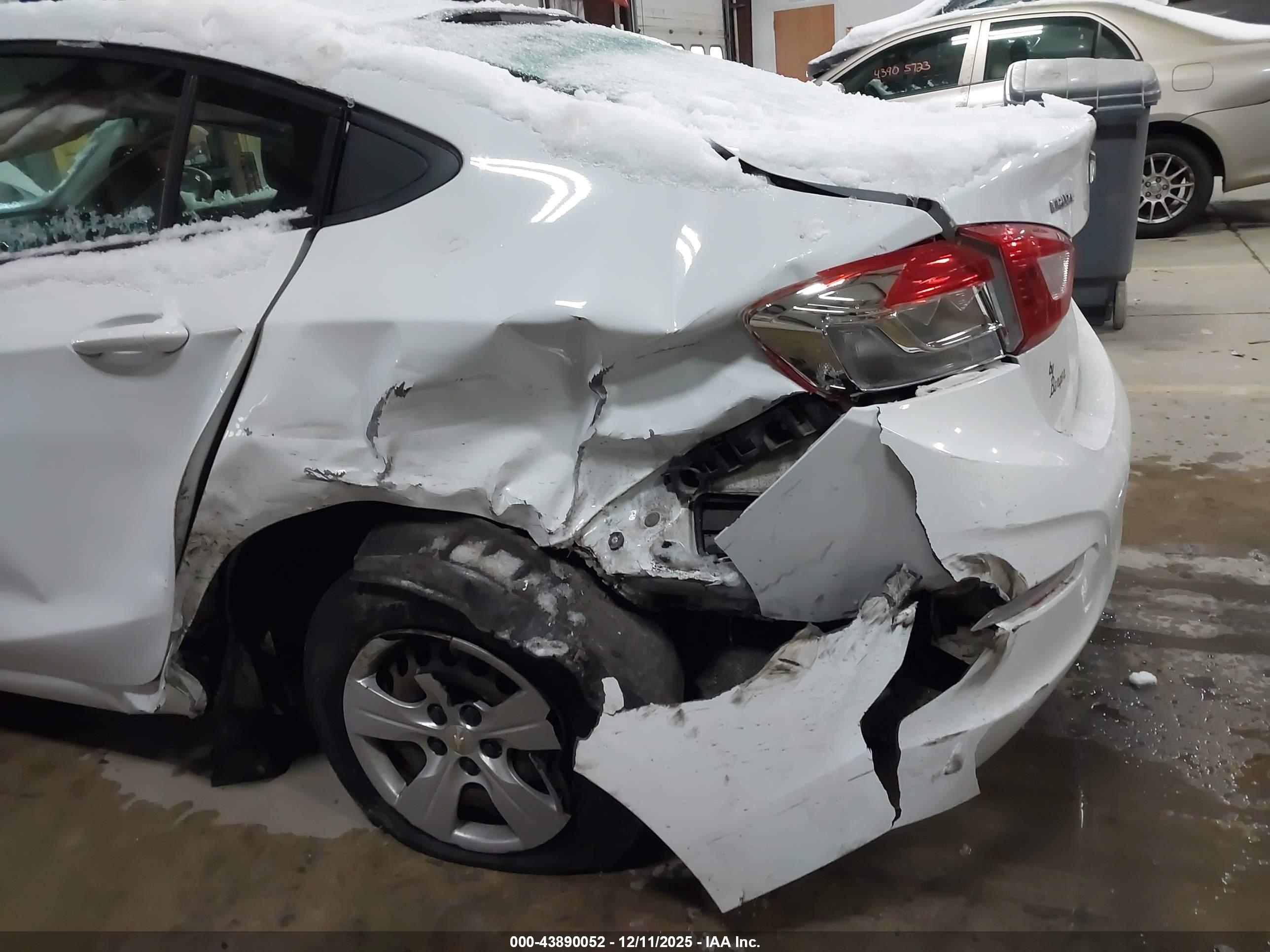 CHEVROLET CRUZE image 6