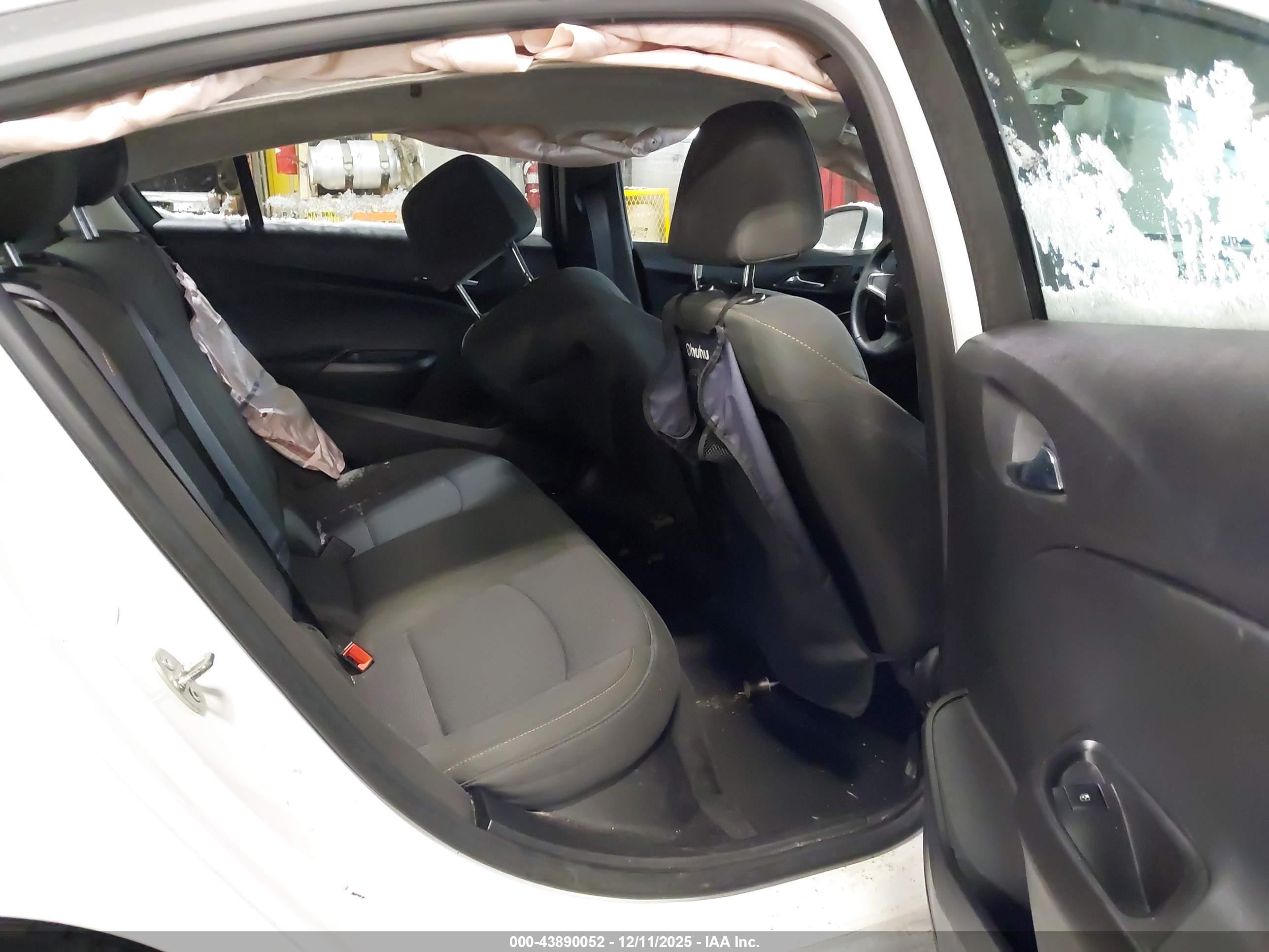 CHEVROLET CRUZE image 8