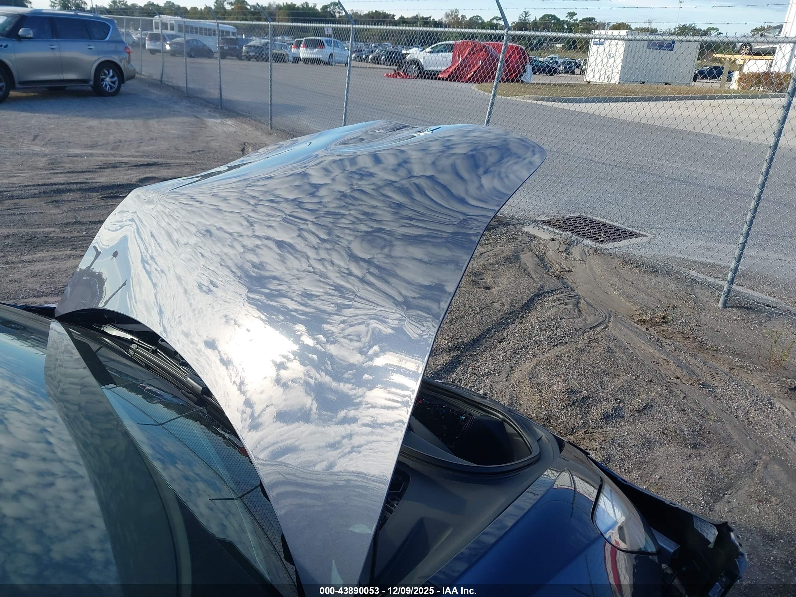 TESLA MODEL image 6