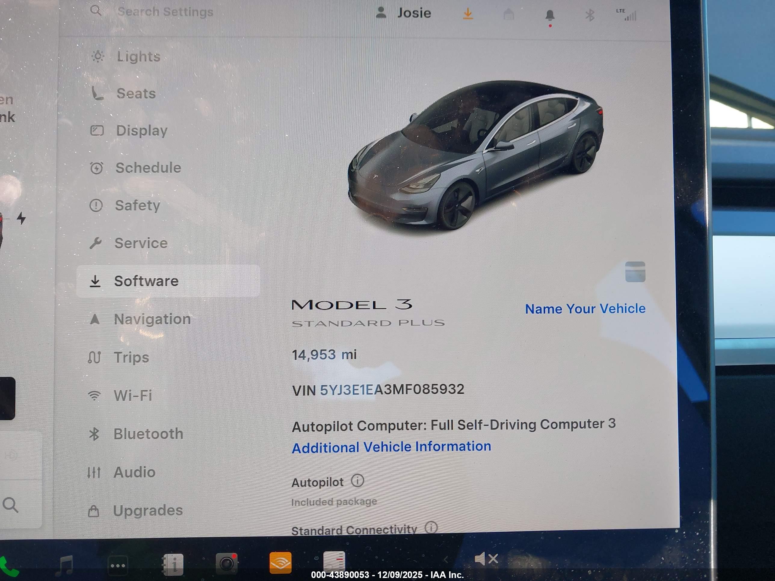 TESLA MODEL image 7