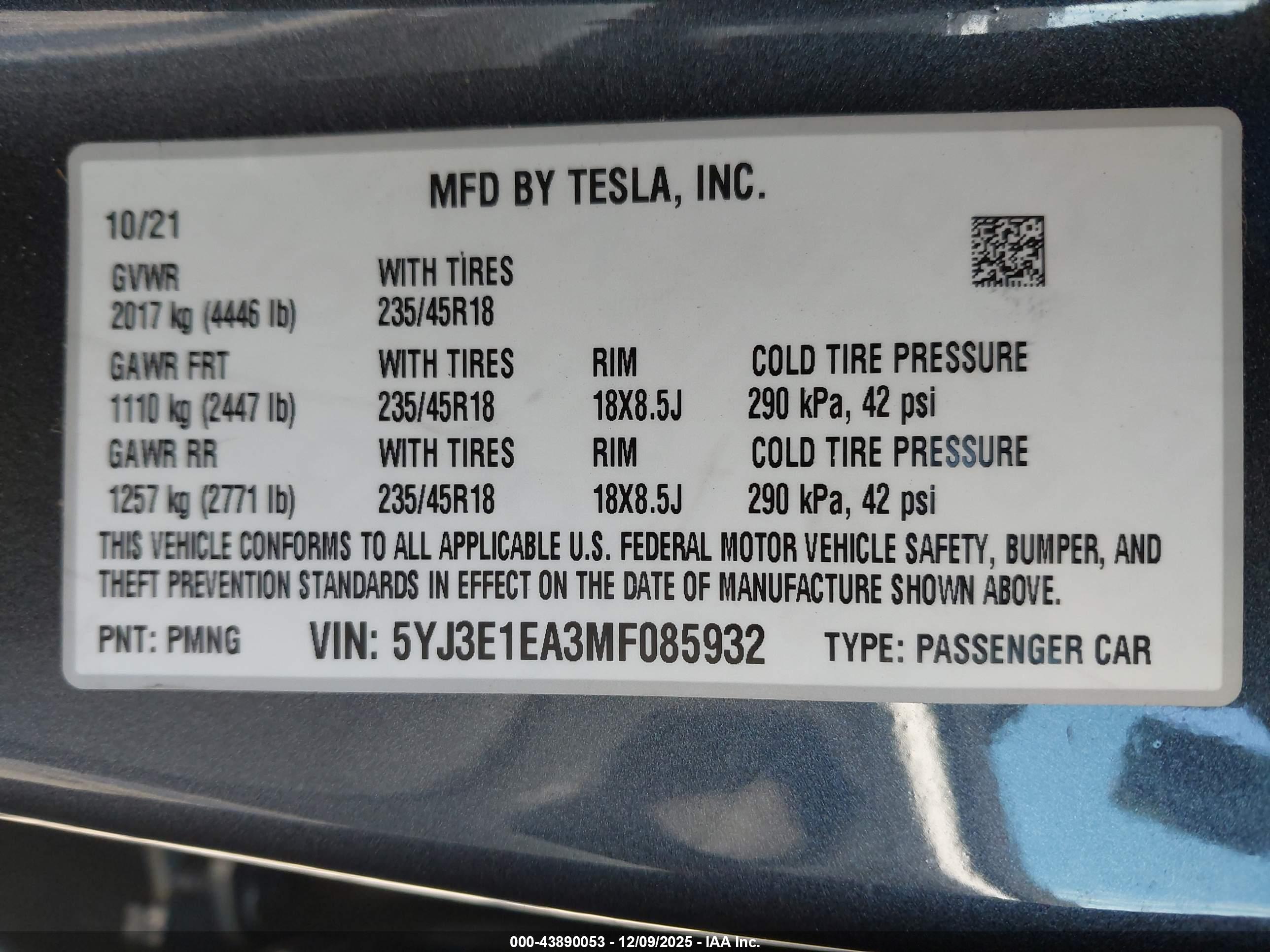 TESLA MODEL image 9