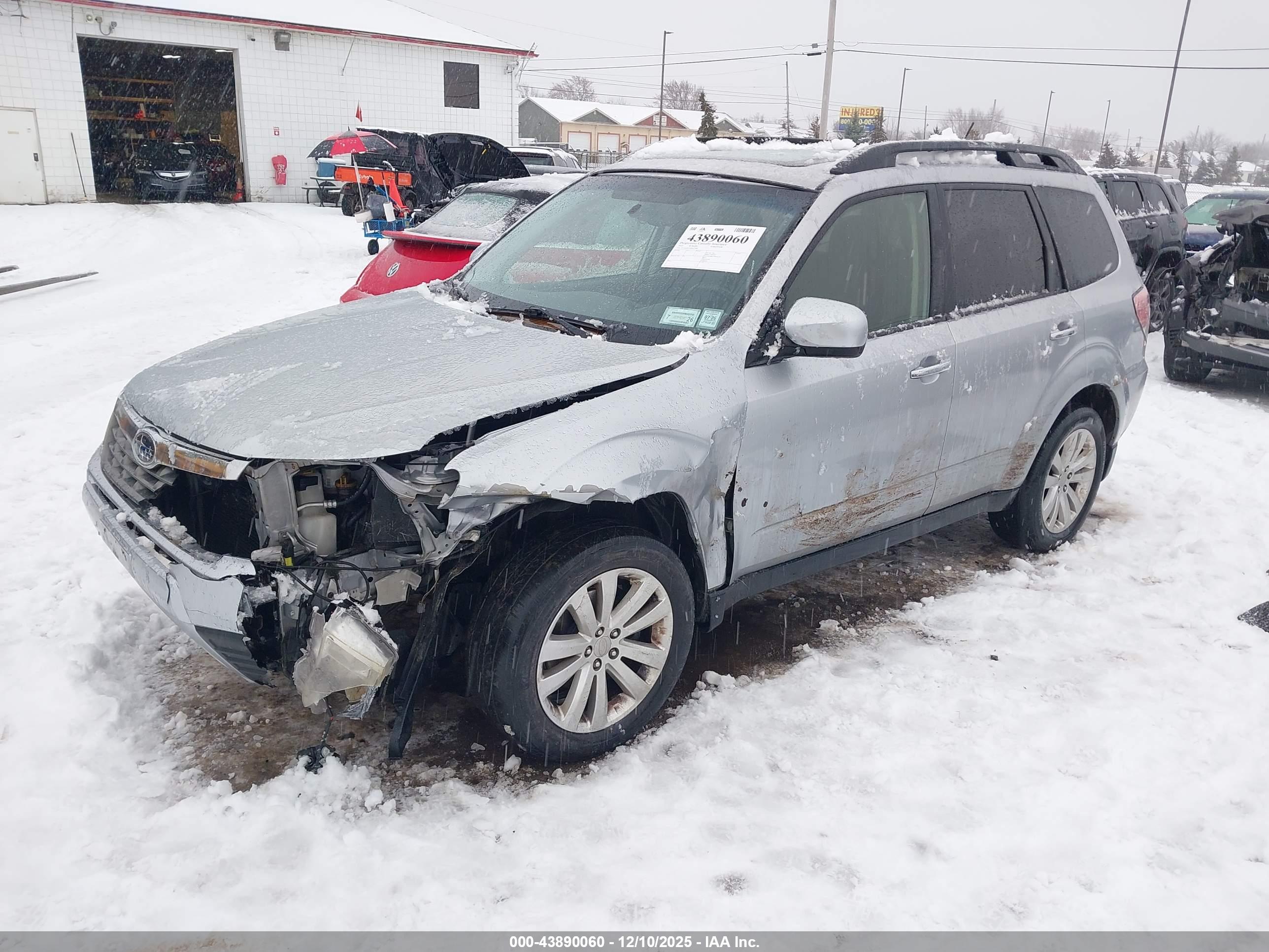SUBARU FORESTER image 2