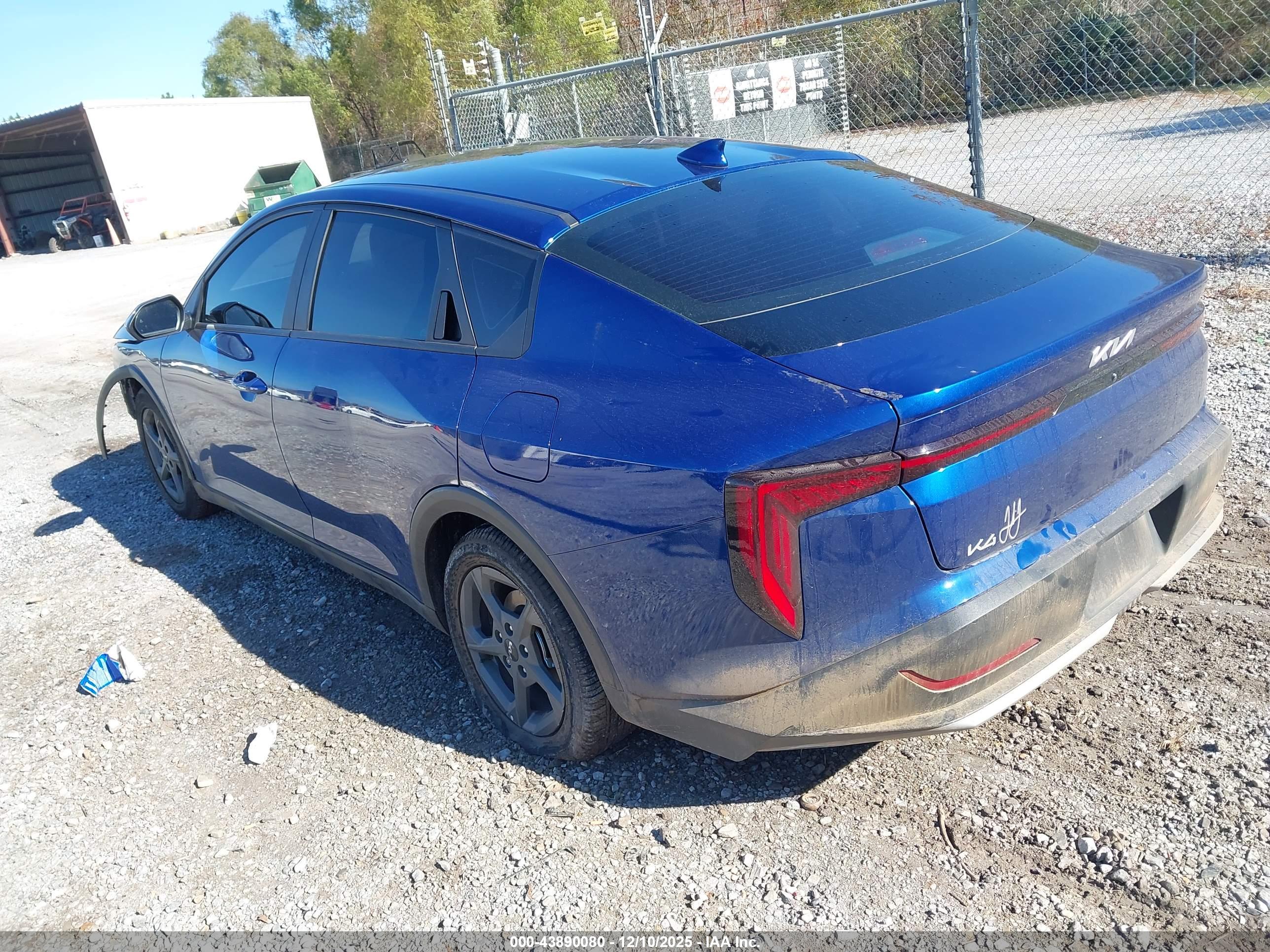 KIA K4 image 3