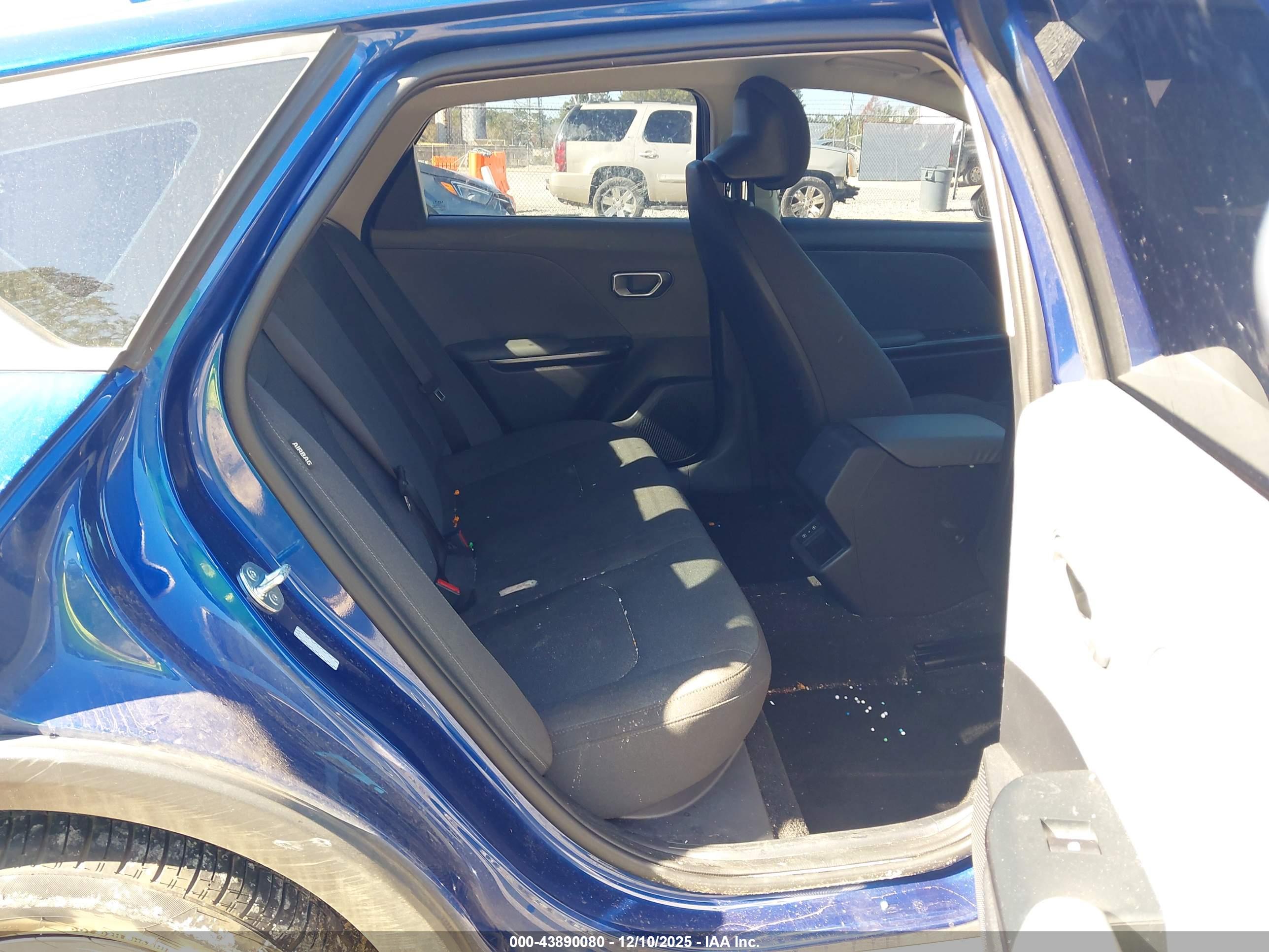 KIA K4 image 8