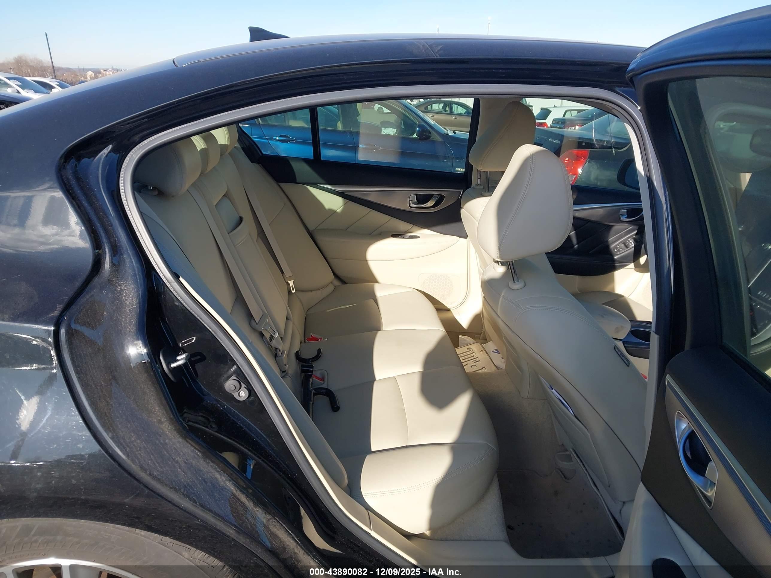 INFINITI Q50 image 8