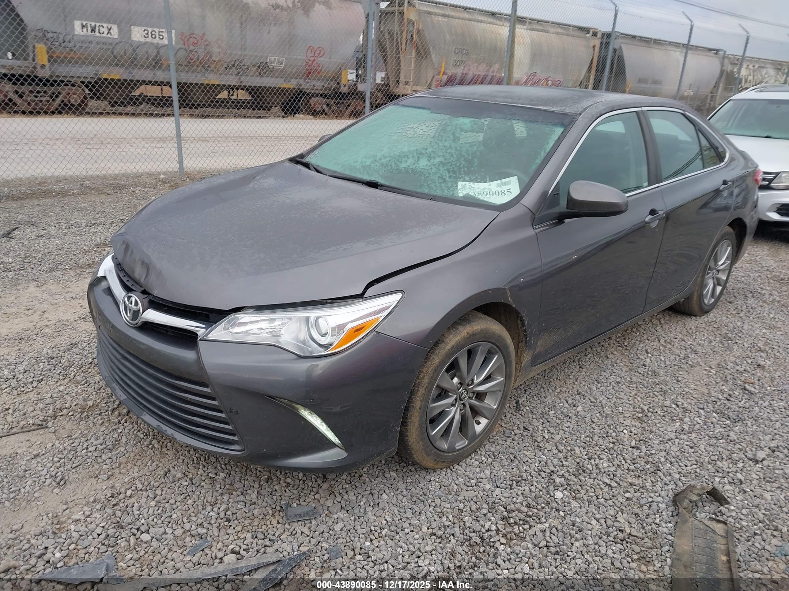 TOYOTA CAMRY image 2