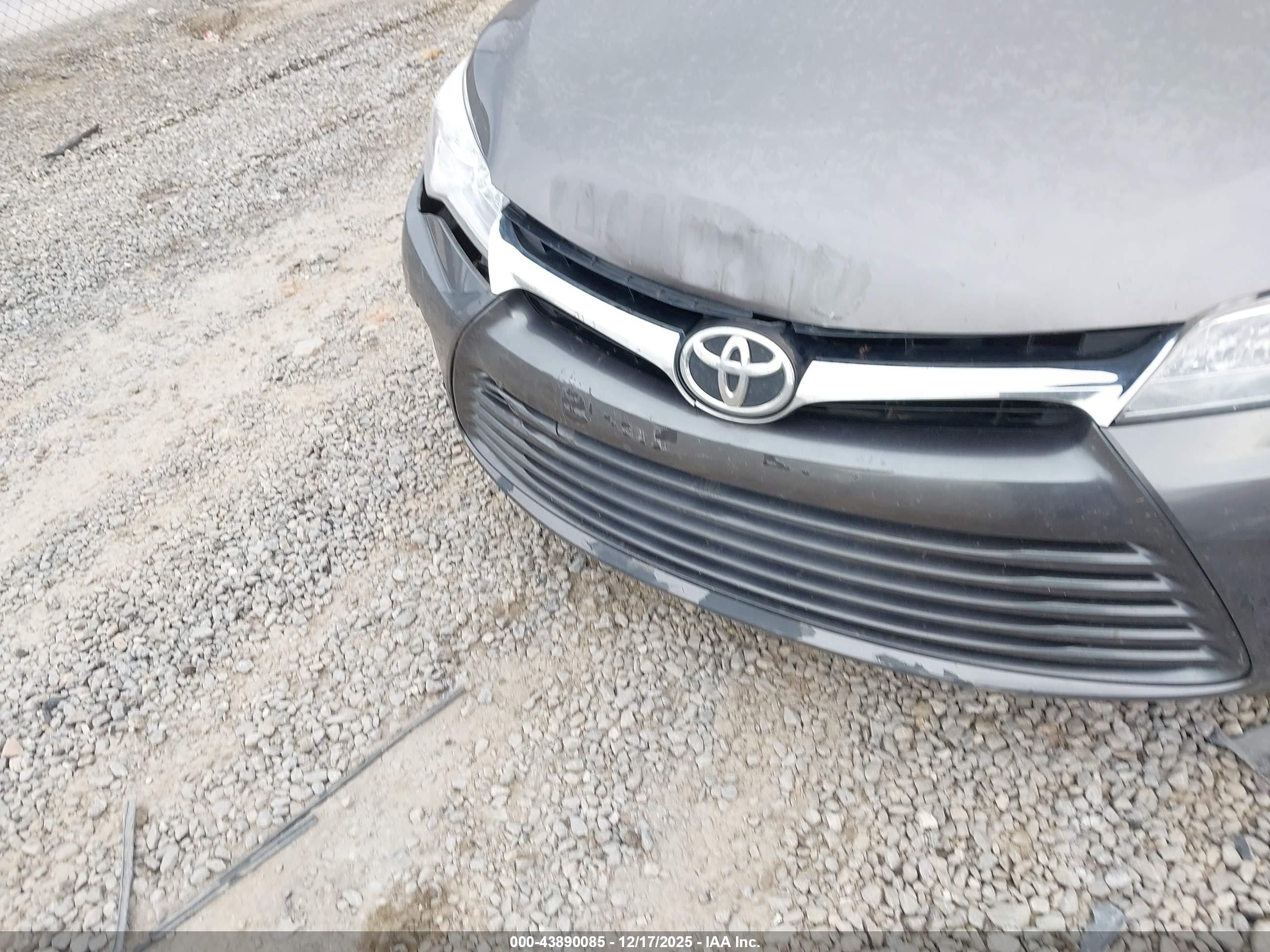 TOYOTA CAMRY image 6