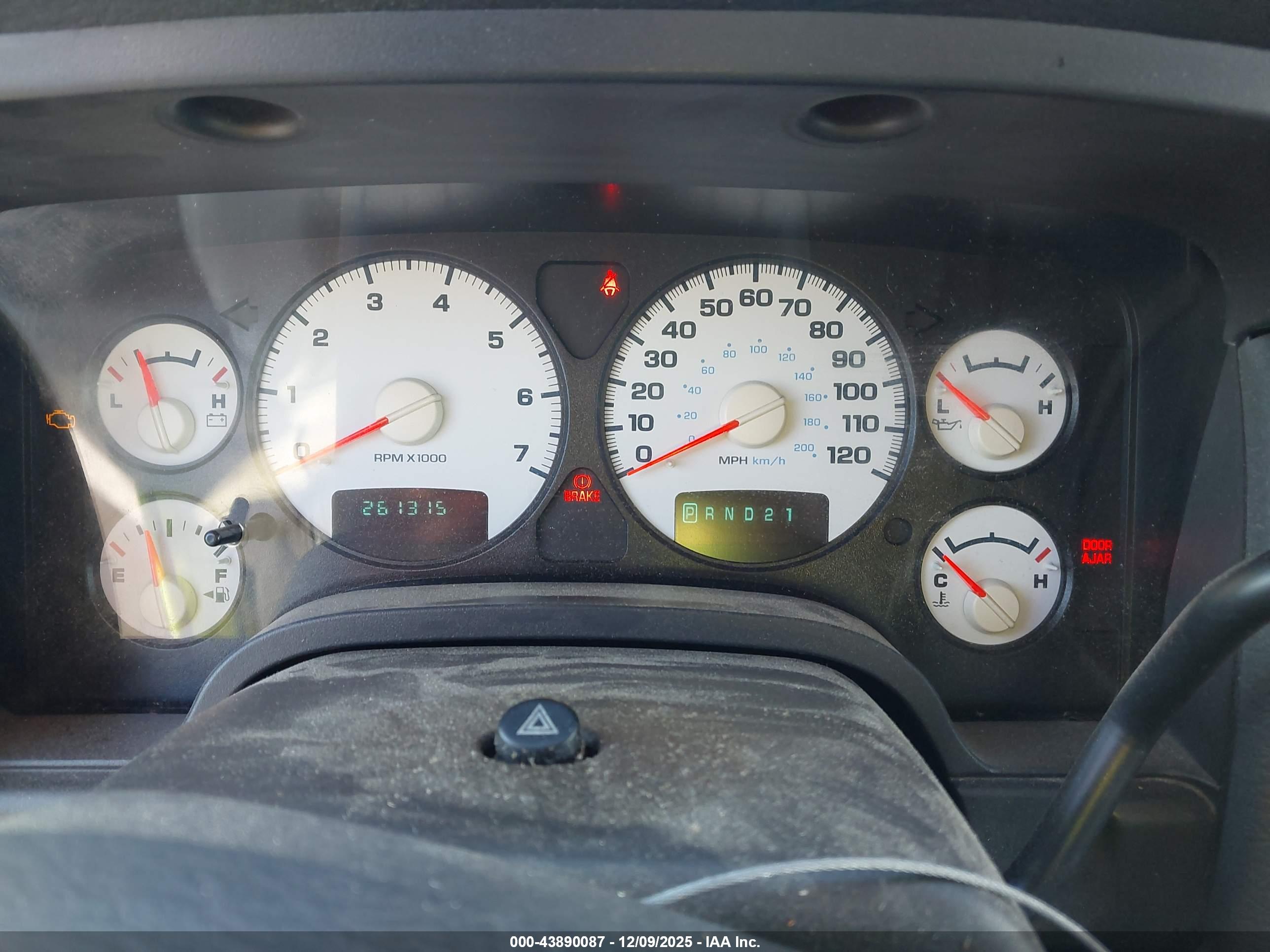DODGE RAM image 7