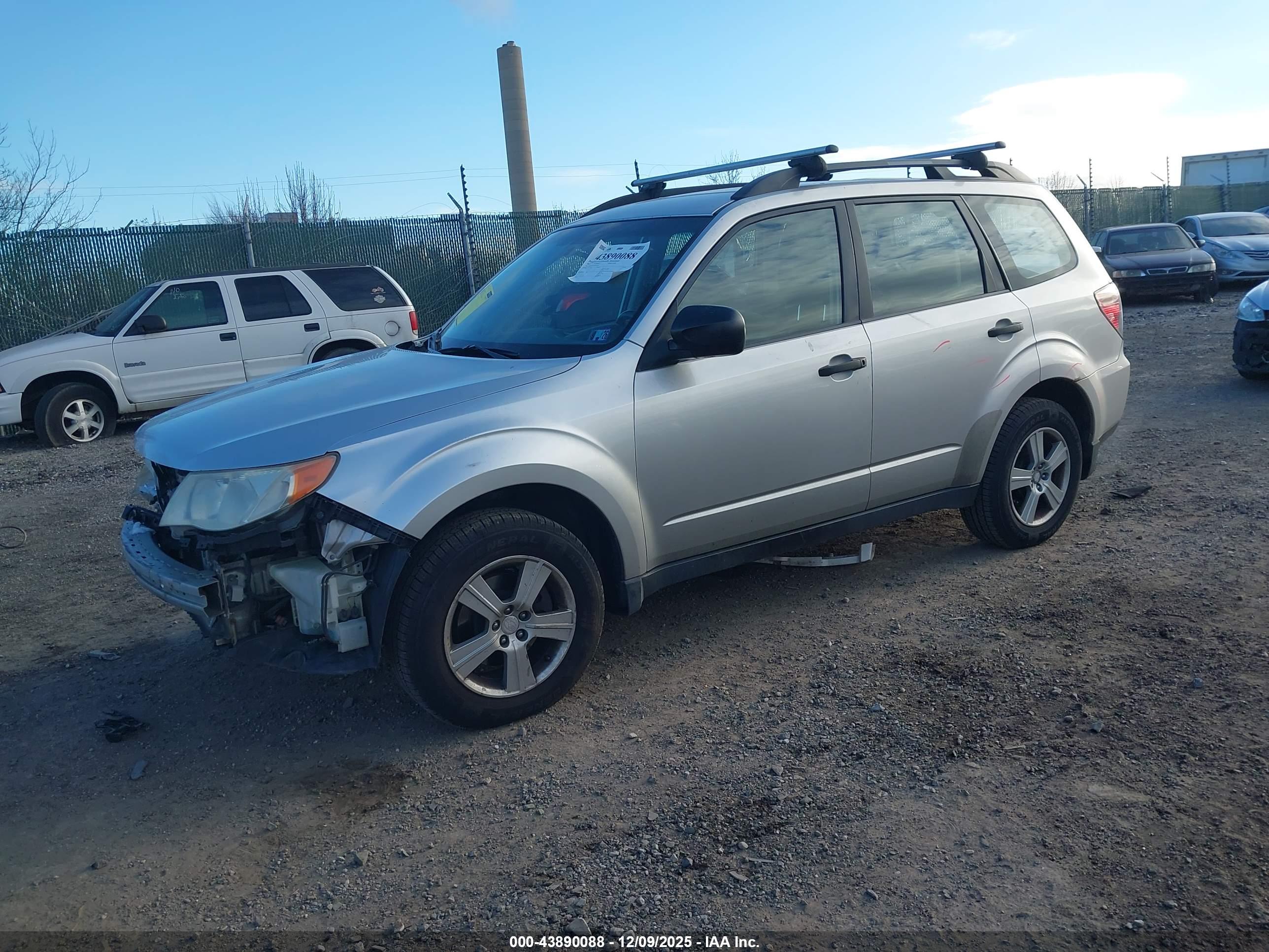 SUBARU FORESTER image 2