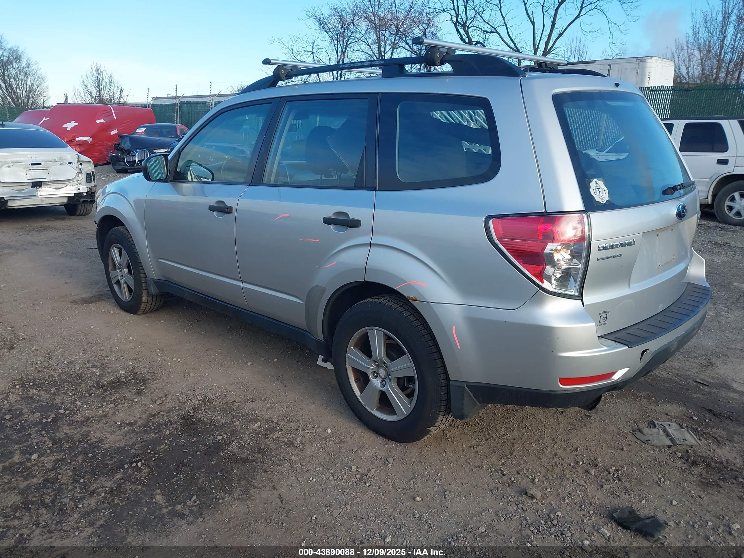 SUBARU FORESTER image 3