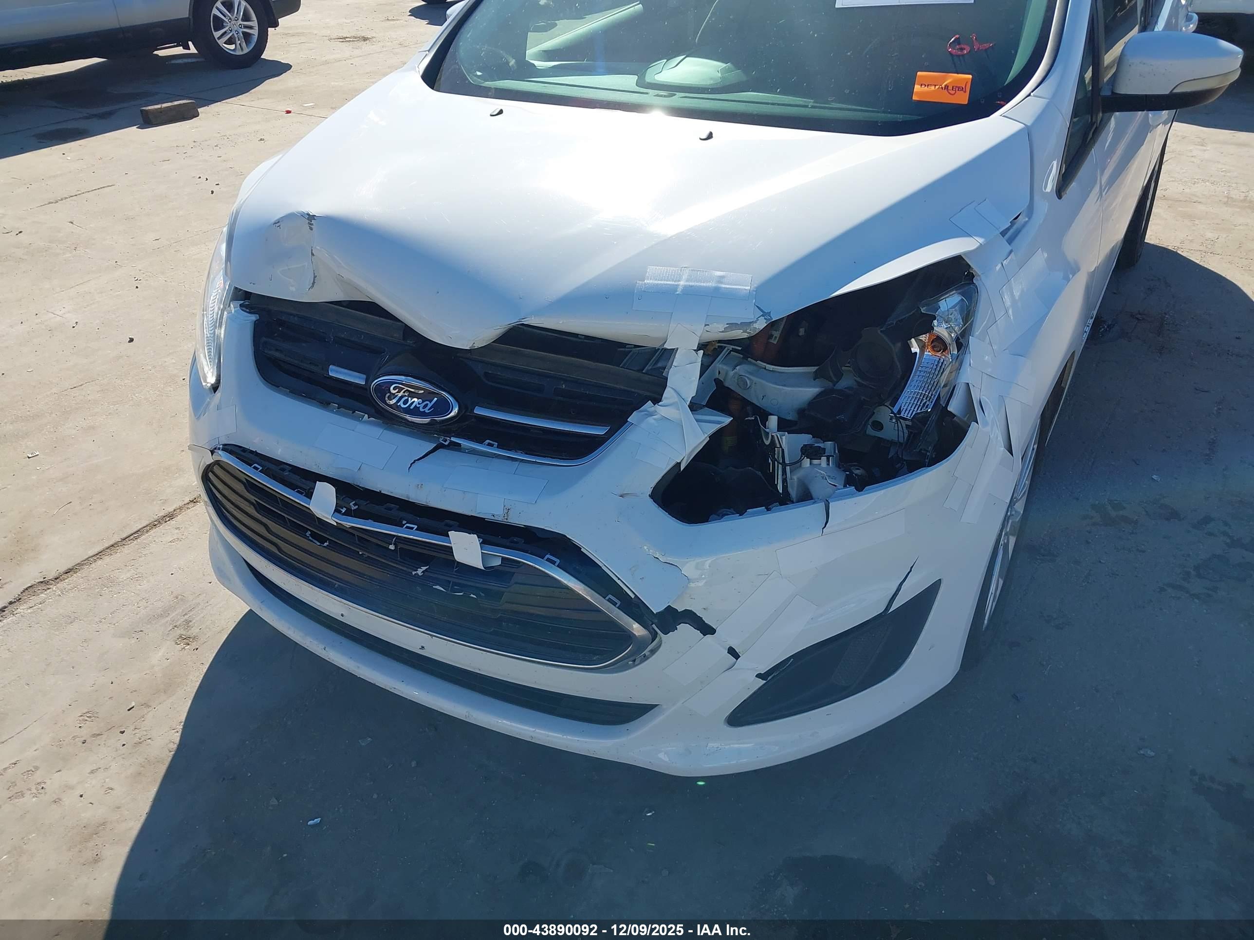 FORD C-MAX image 6