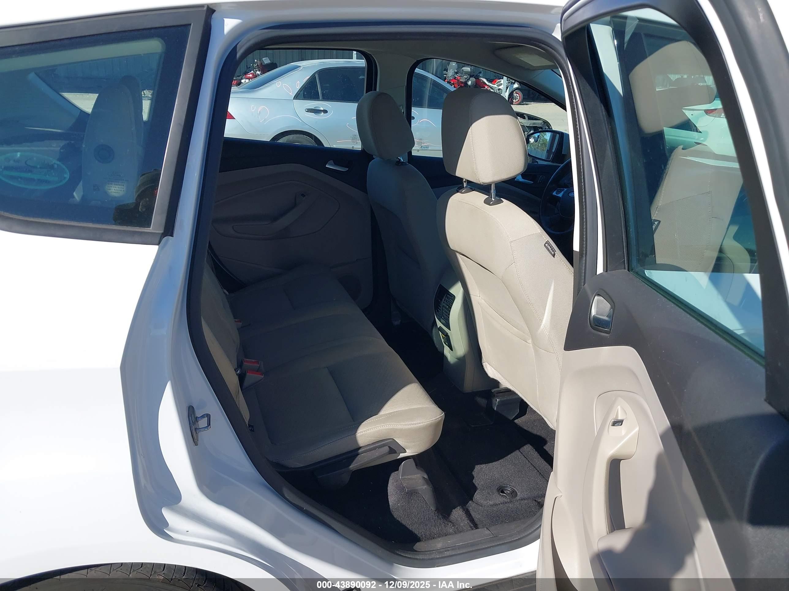 FORD C-MAX image 8