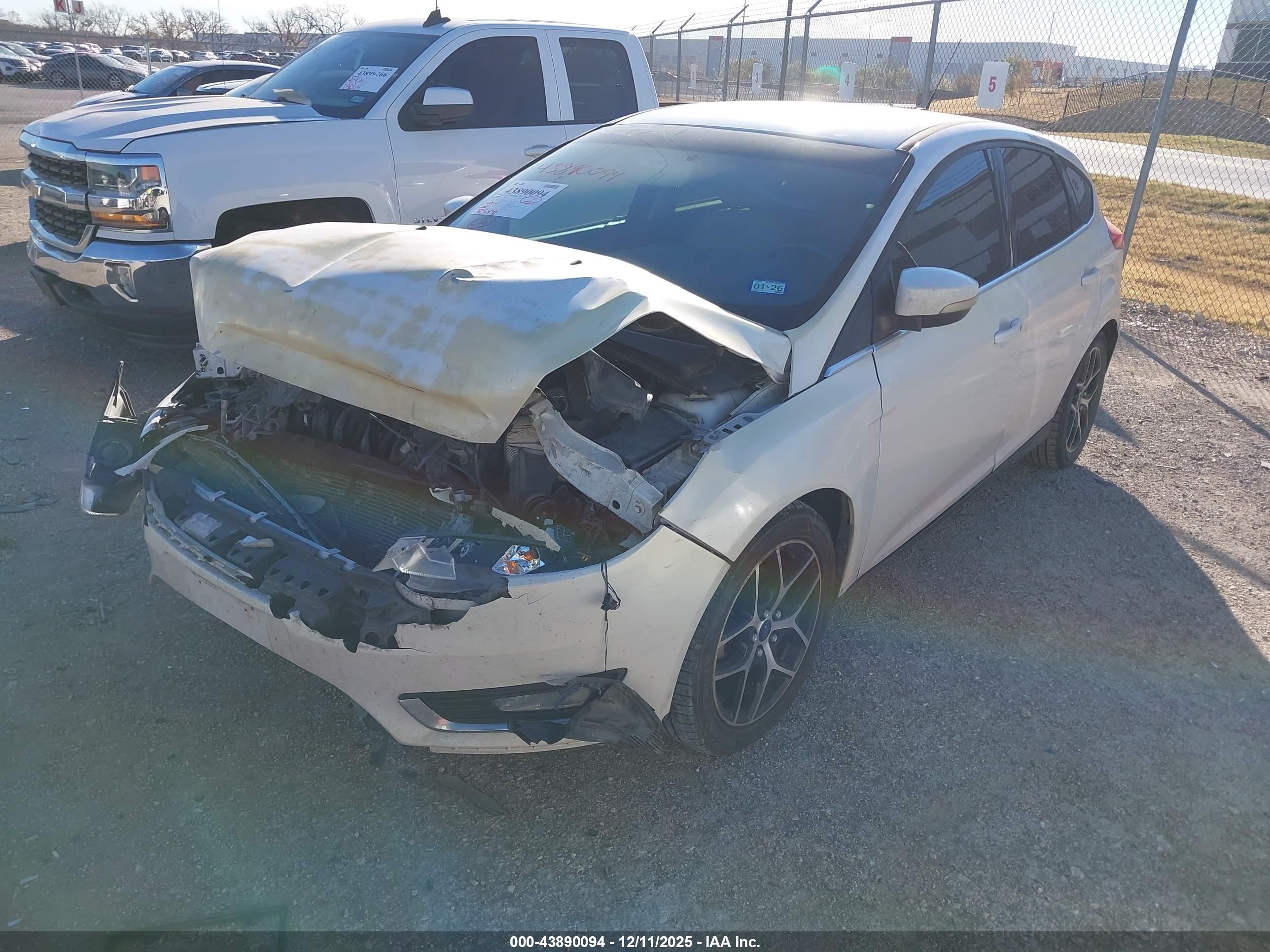FORD FOCUS image 2
