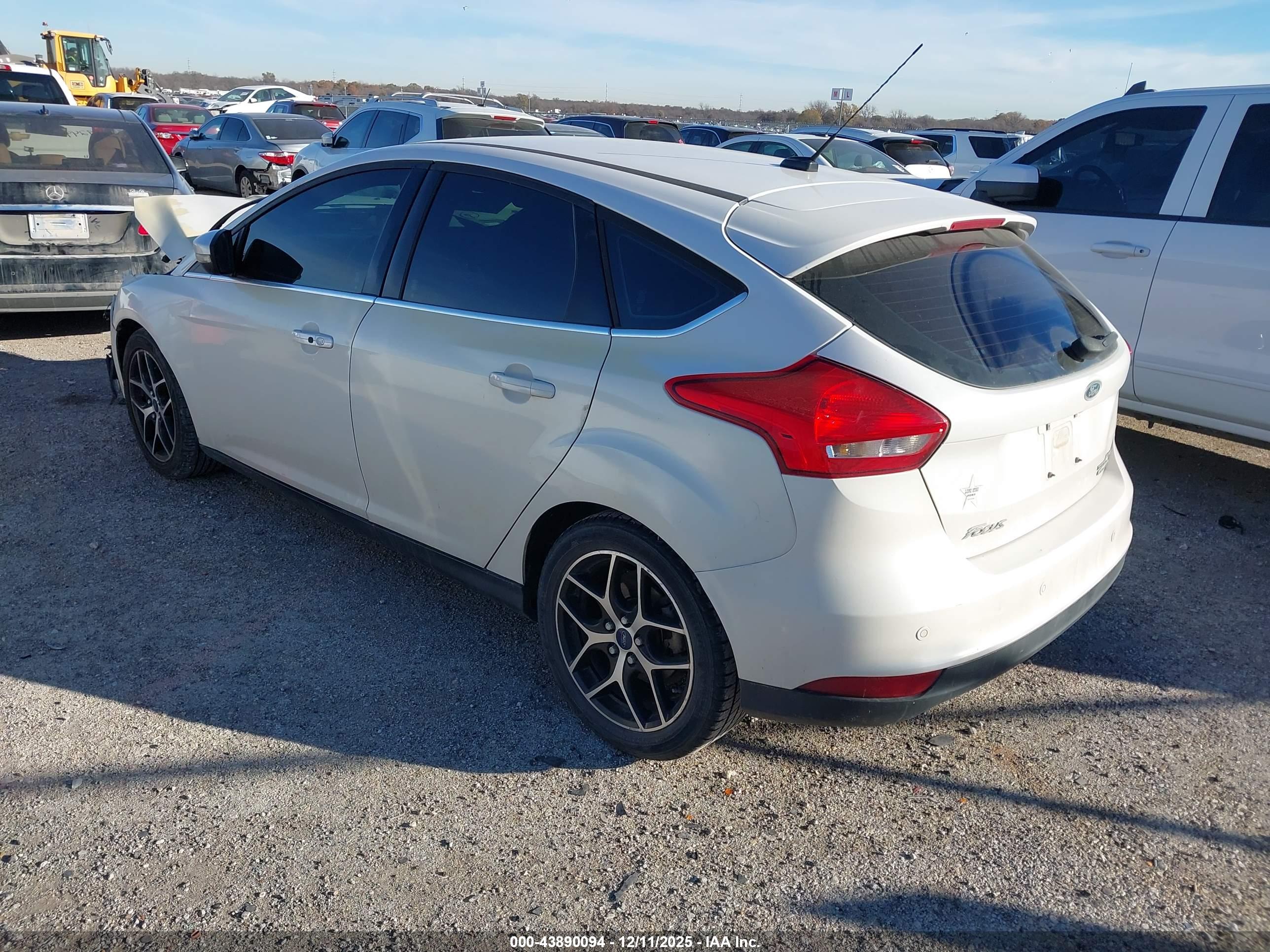 FORD FOCUS image 3