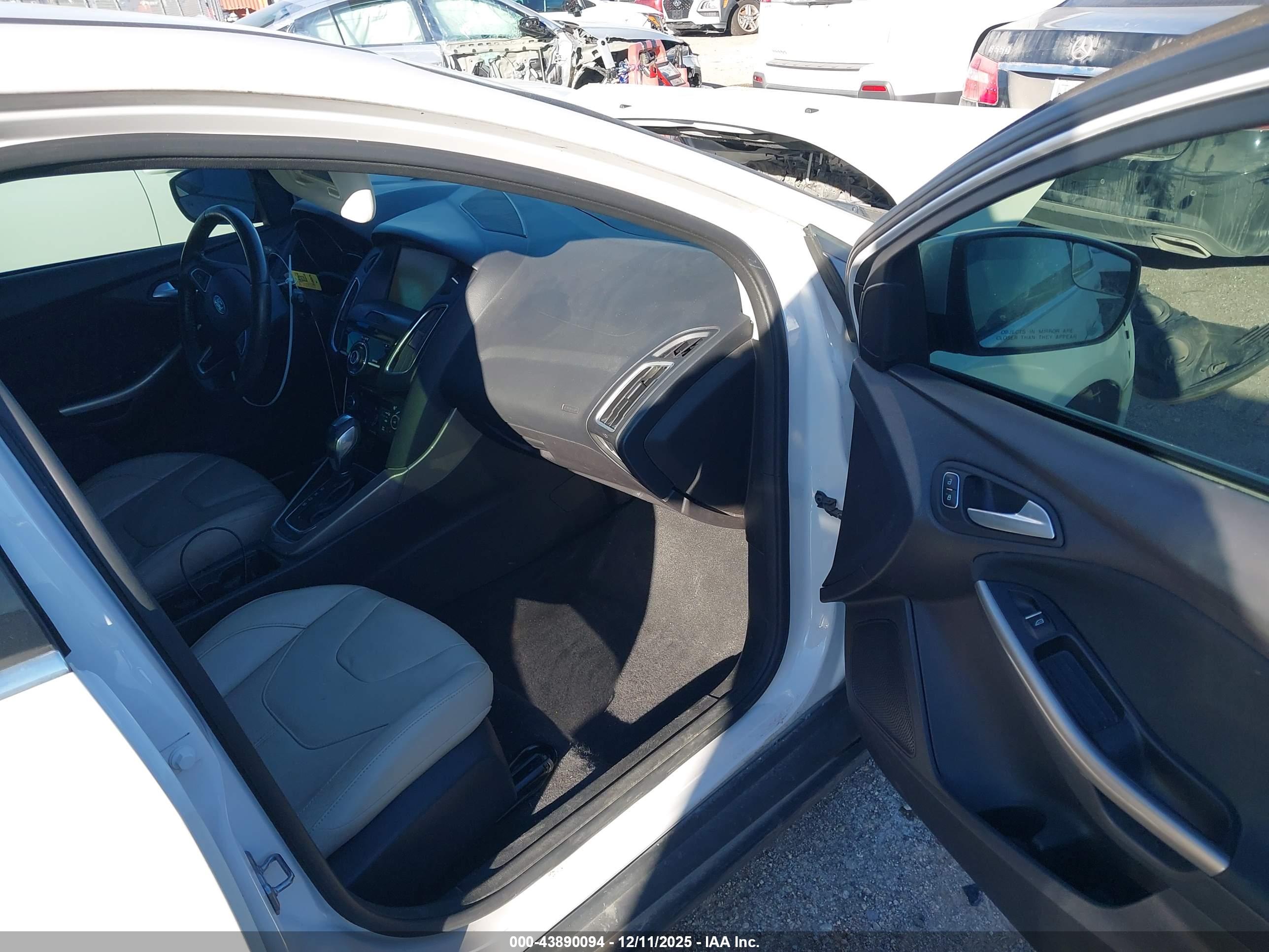 FORD FOCUS image 5