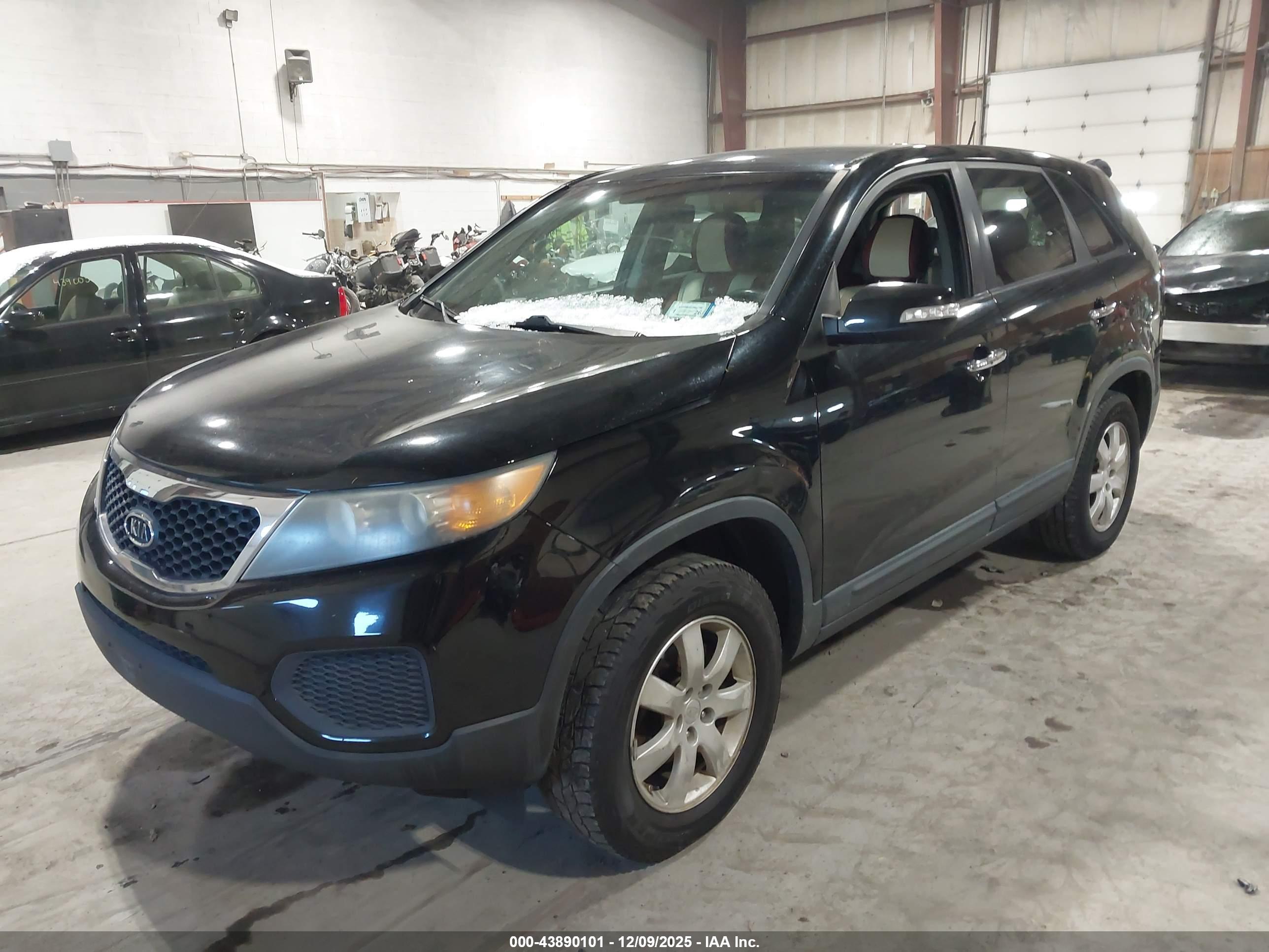 KIA SORENTO image 2