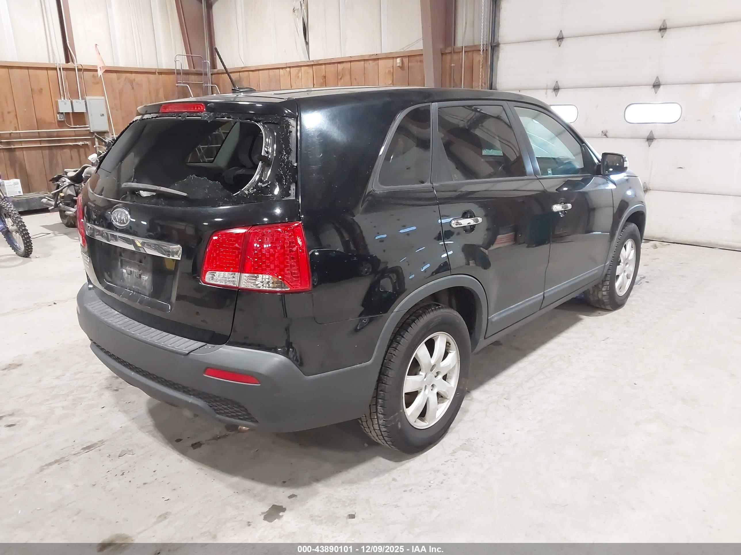KIA SORENTO image 4