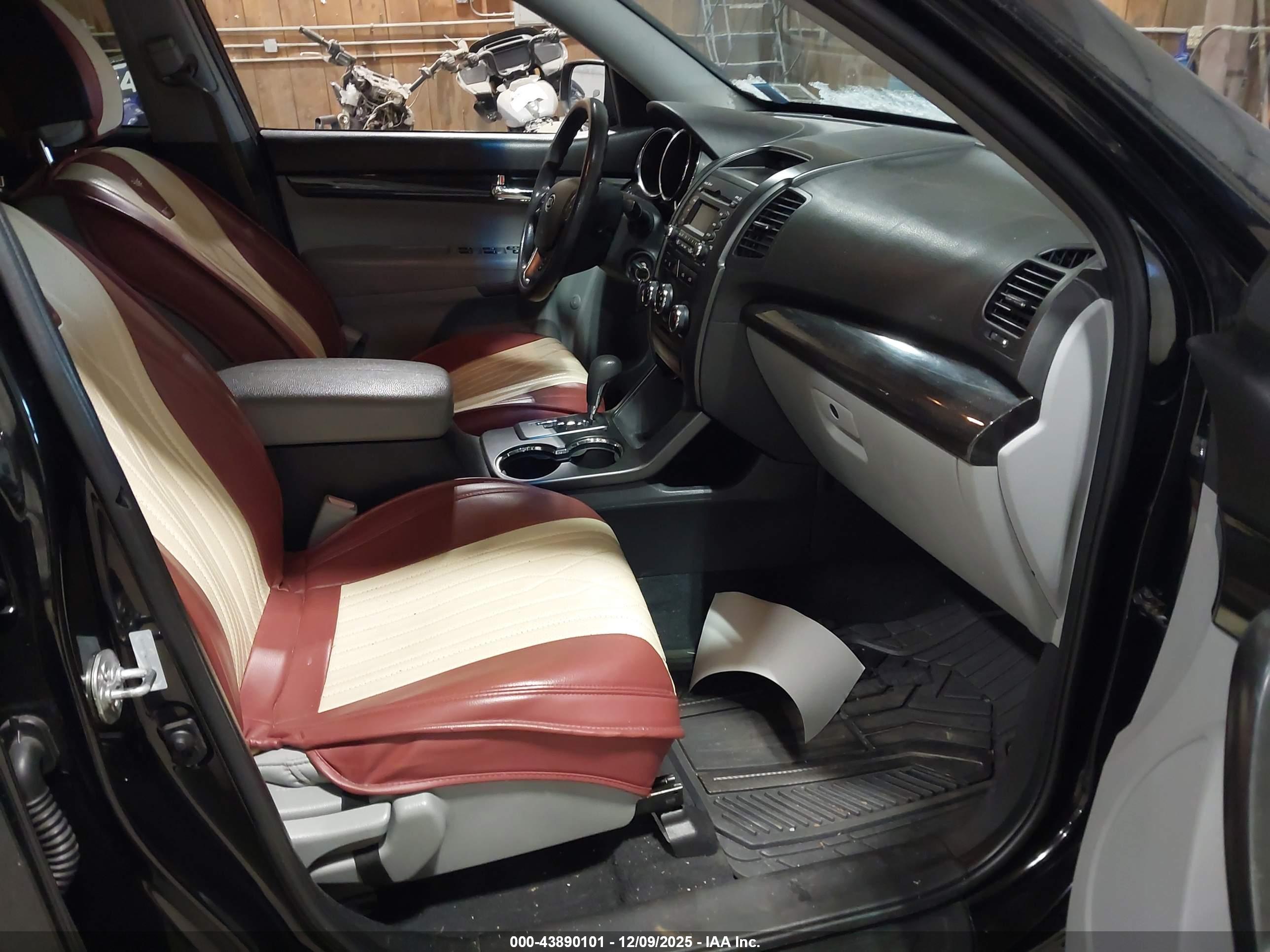 KIA SORENTO image 5