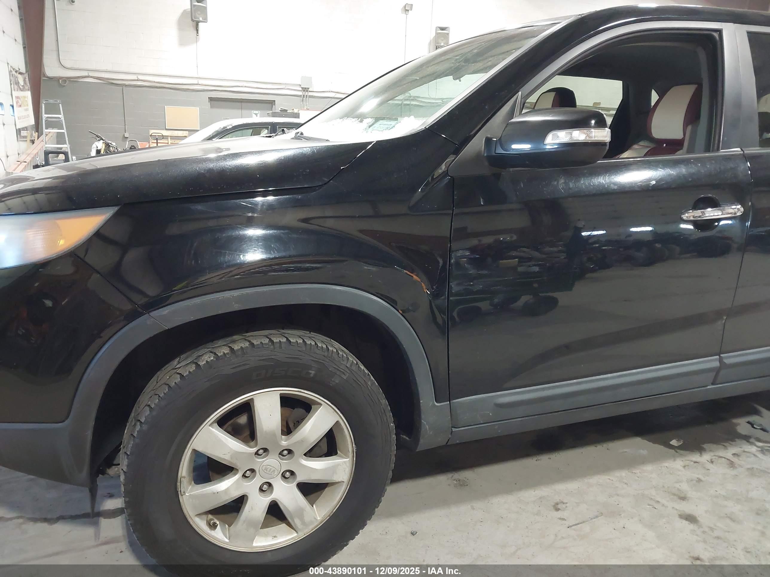KIA SORENTO image 6