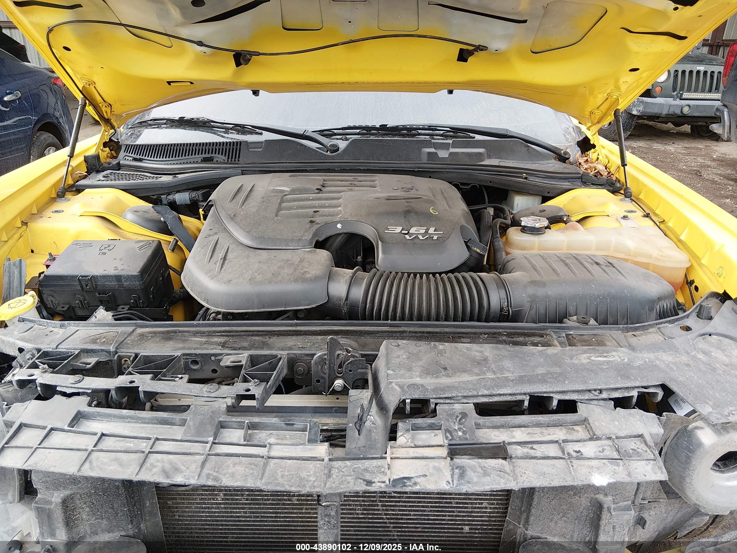 DODGE CHALLENGER image 10