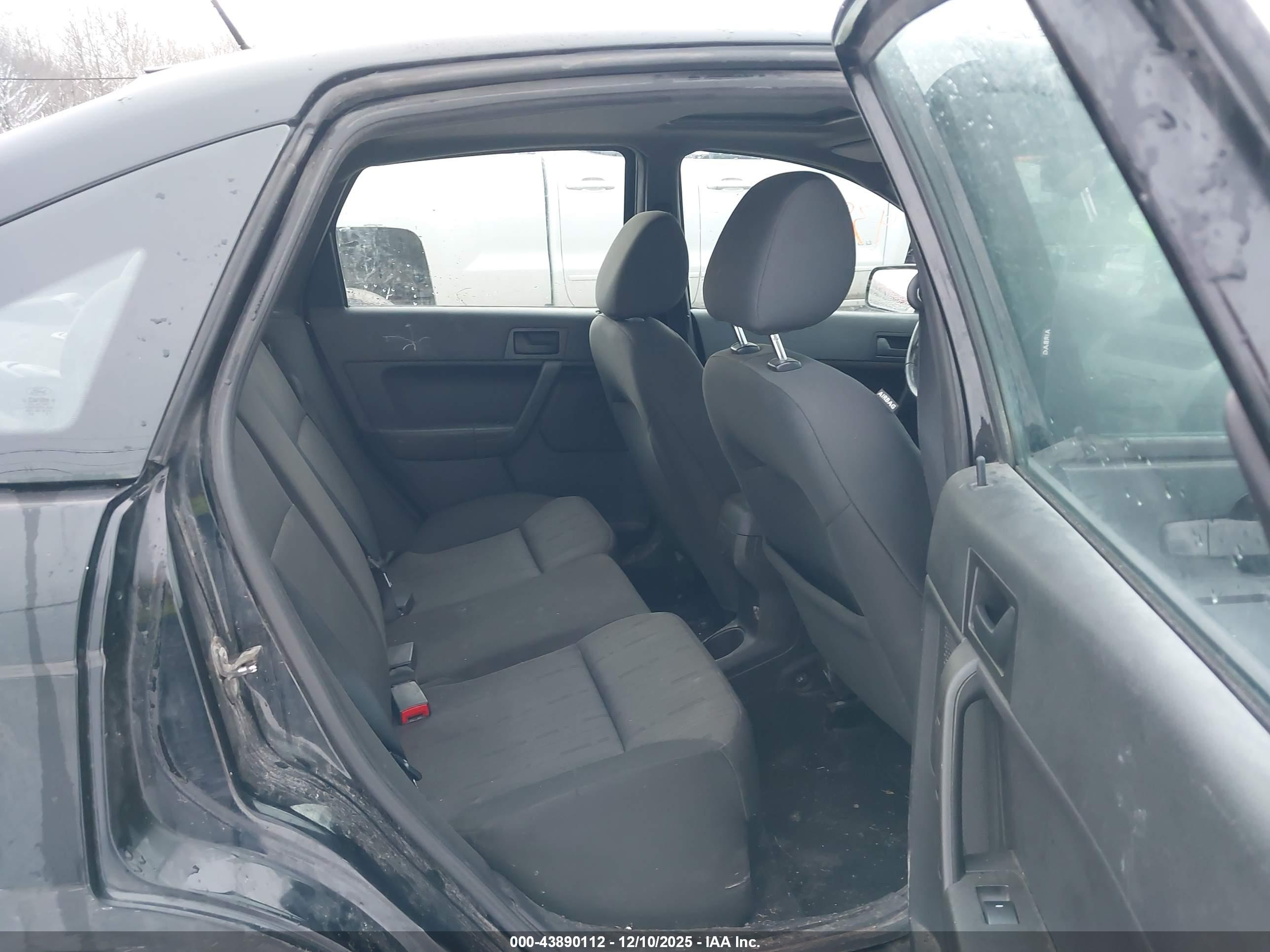 FORD FOCUS image 8