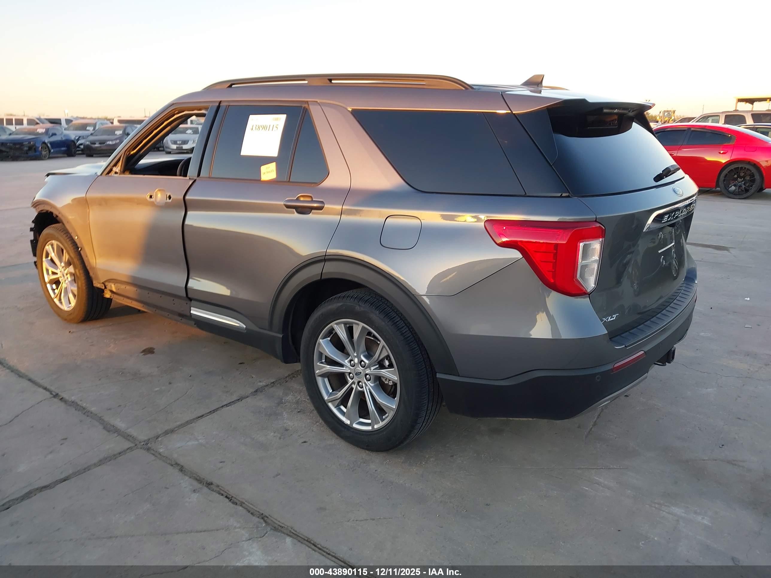 FORD EXPLORER image 3