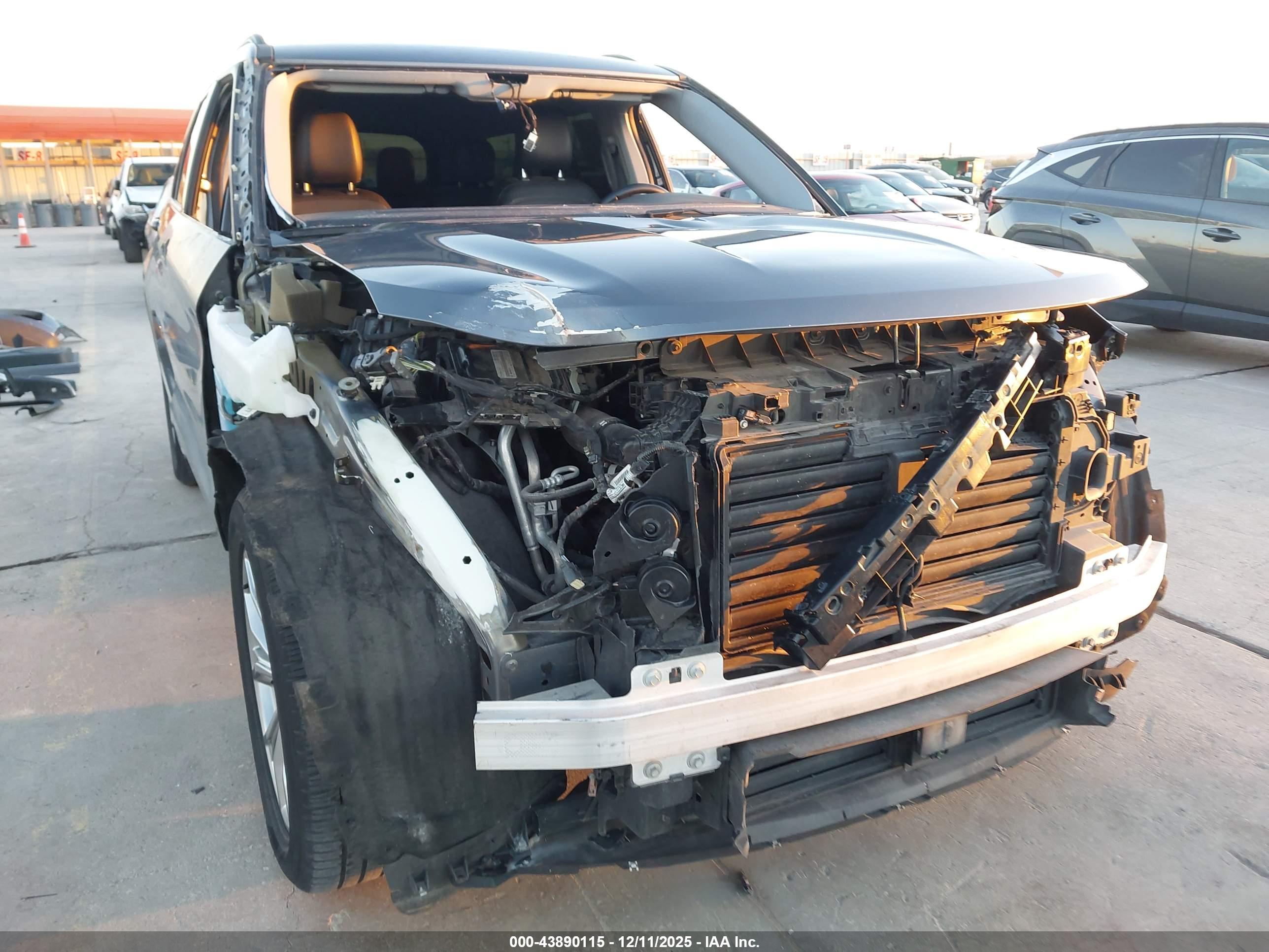 FORD EXPLORER image 6