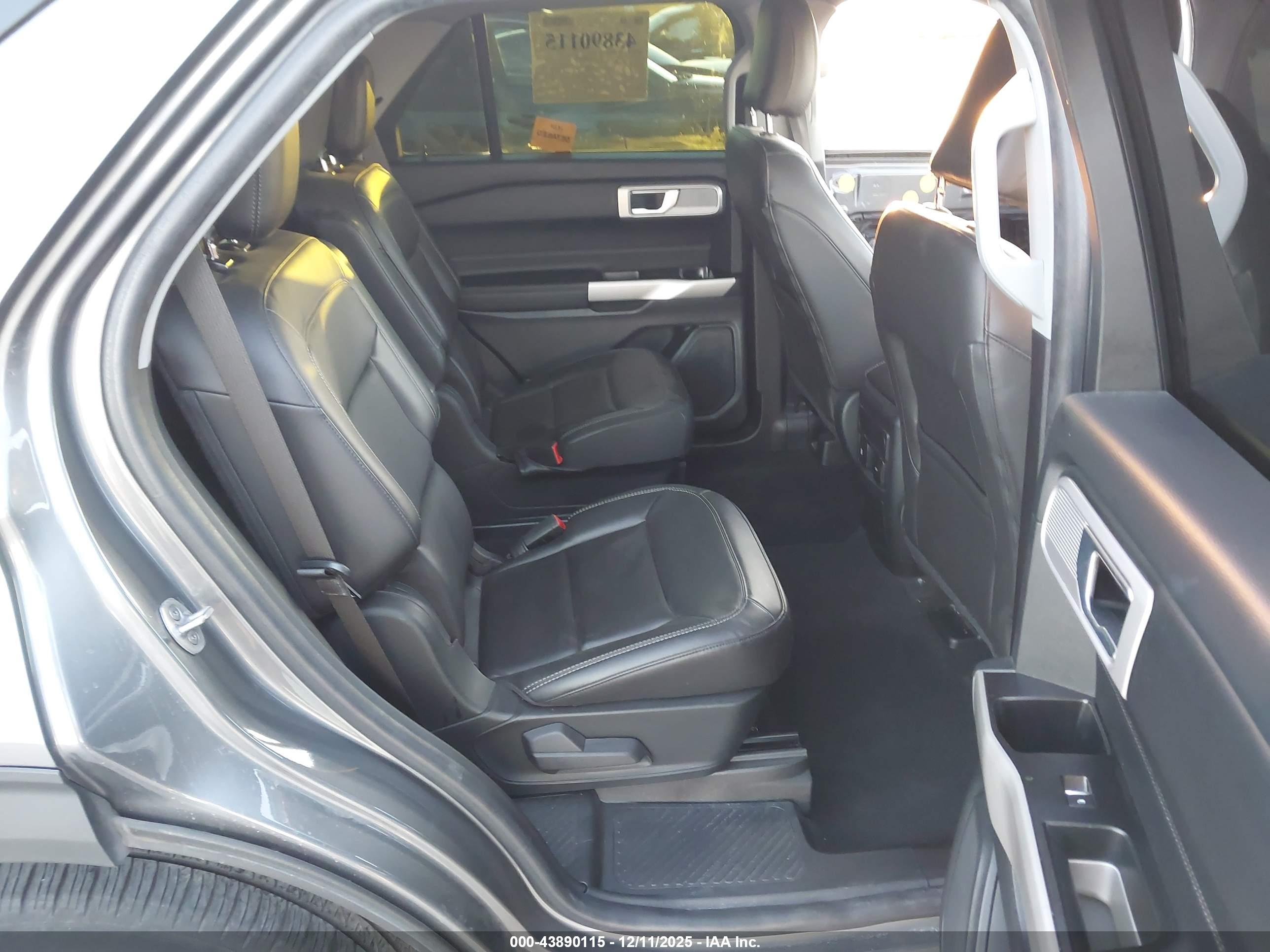 FORD EXPLORER image 8