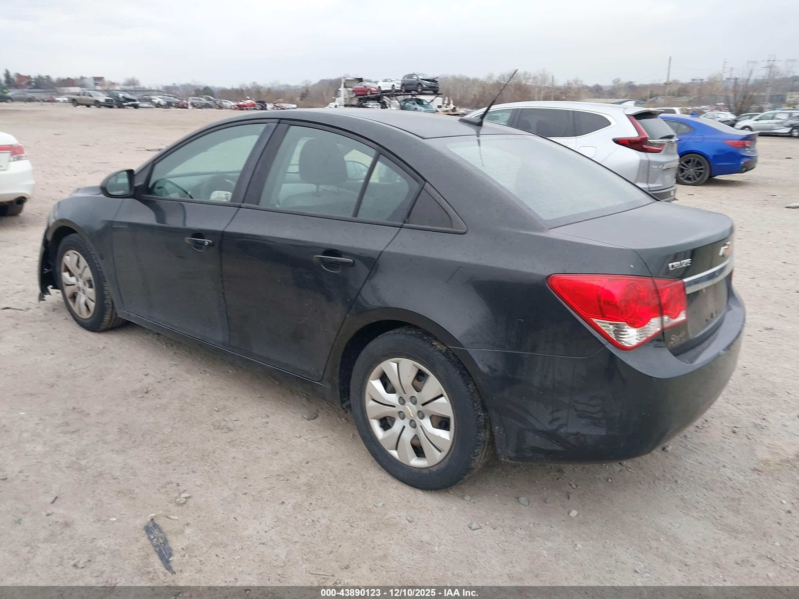 CHEVROLET CRUZE image 3