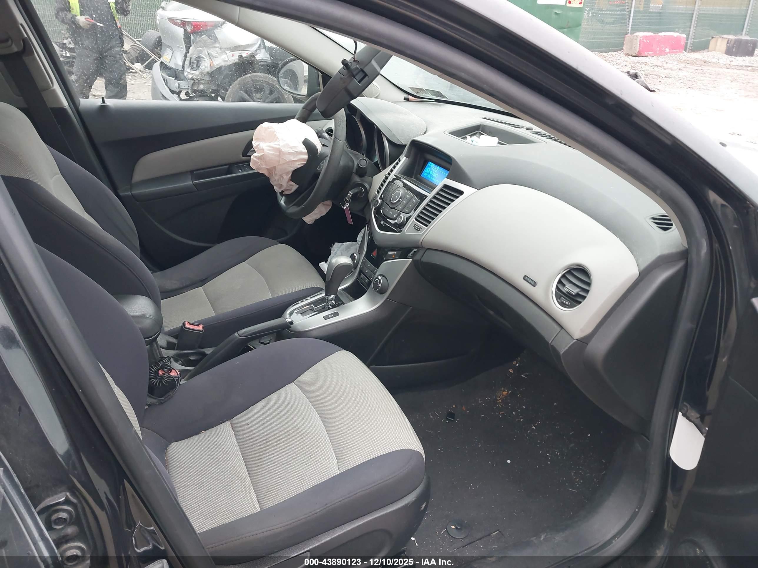 CHEVROLET CRUZE image 5