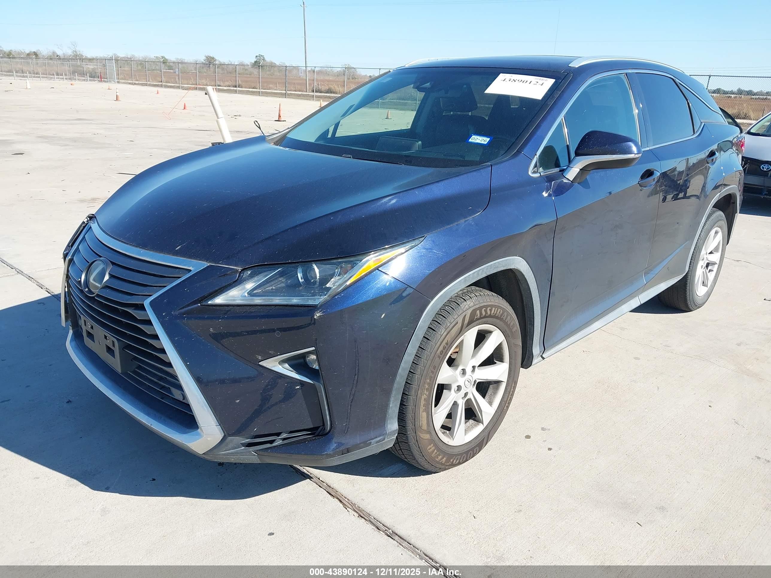 LEXUS RX image 2