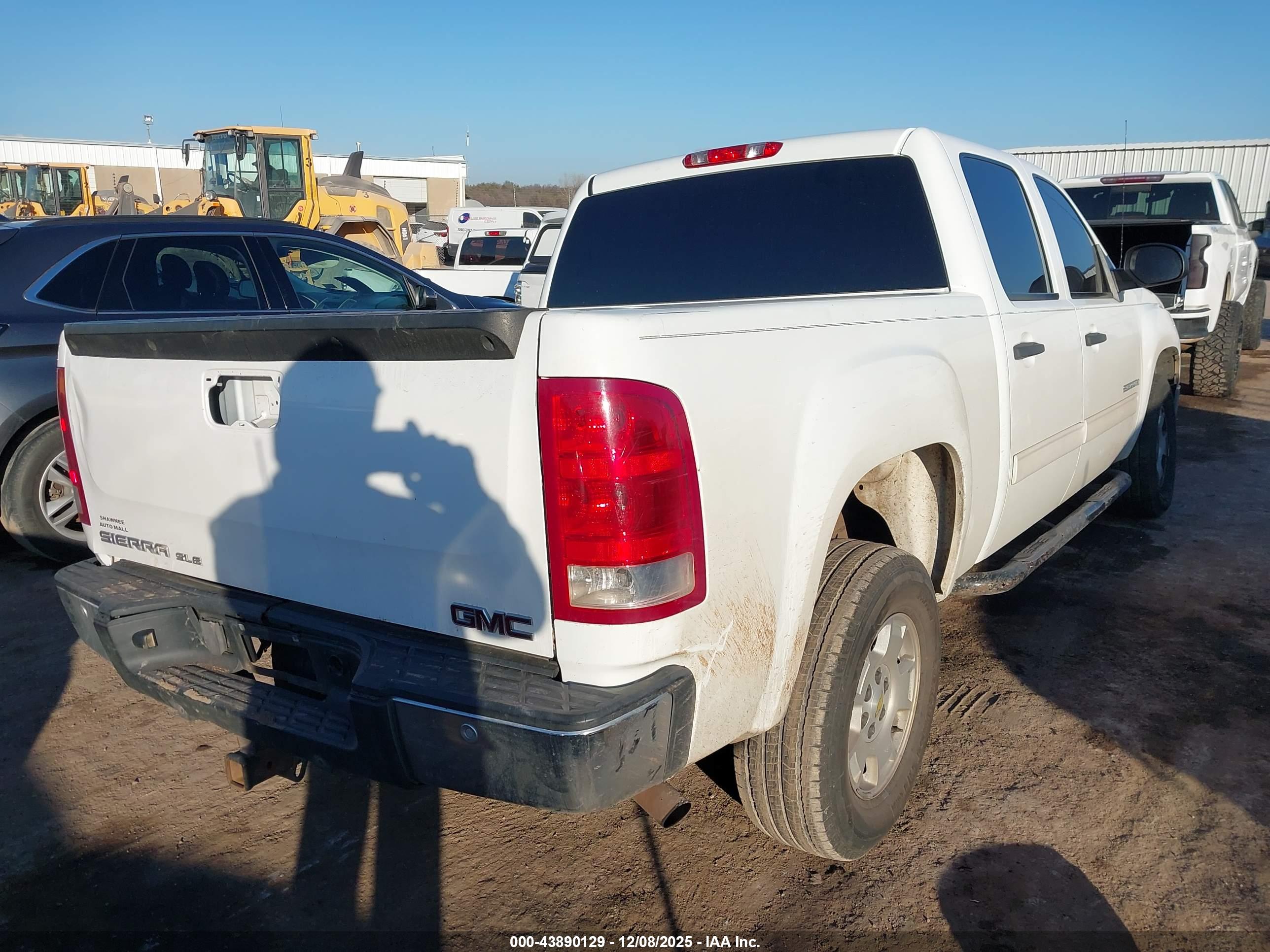 GMC SIERRA image 4