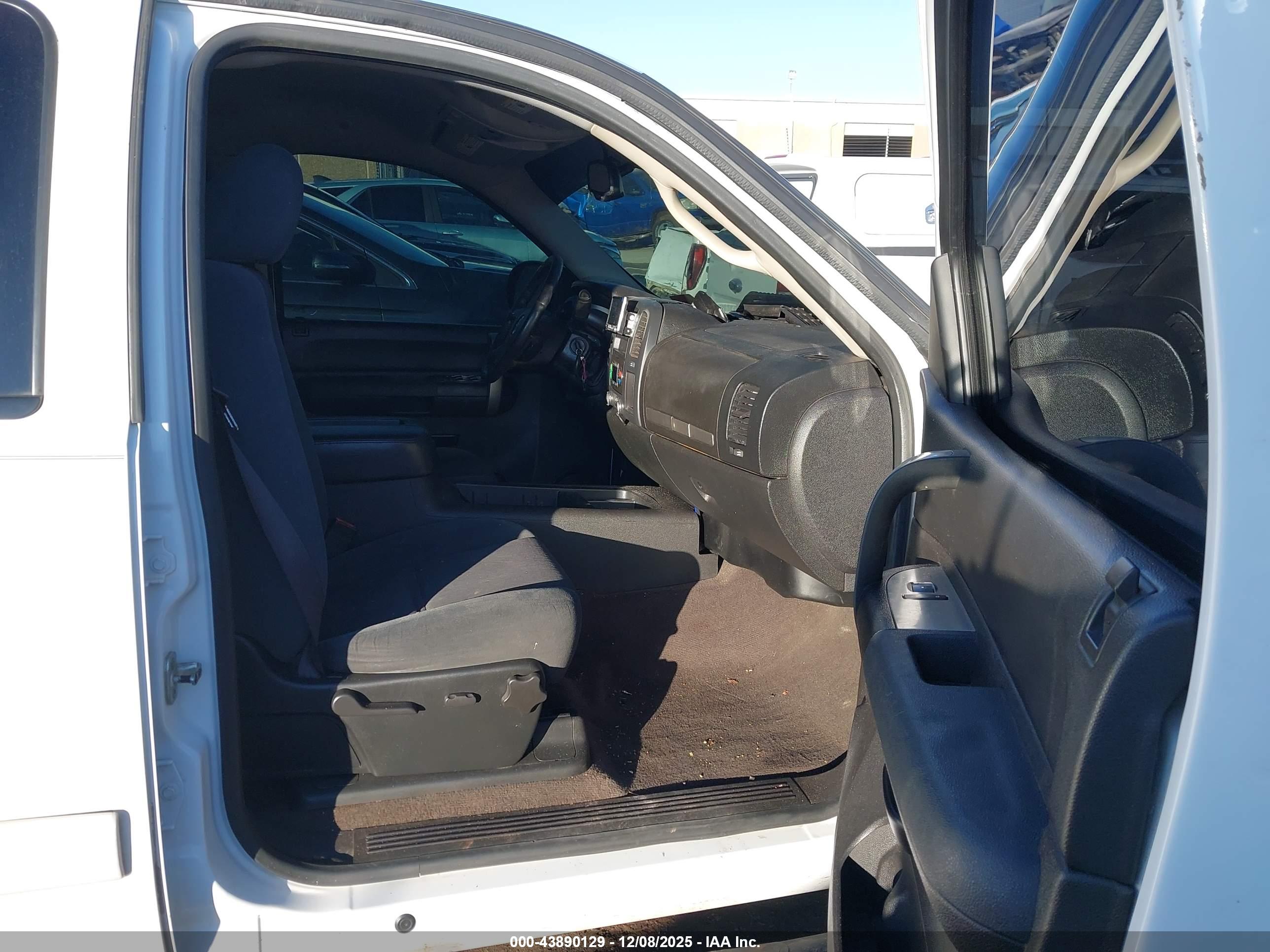 GMC SIERRA image 5