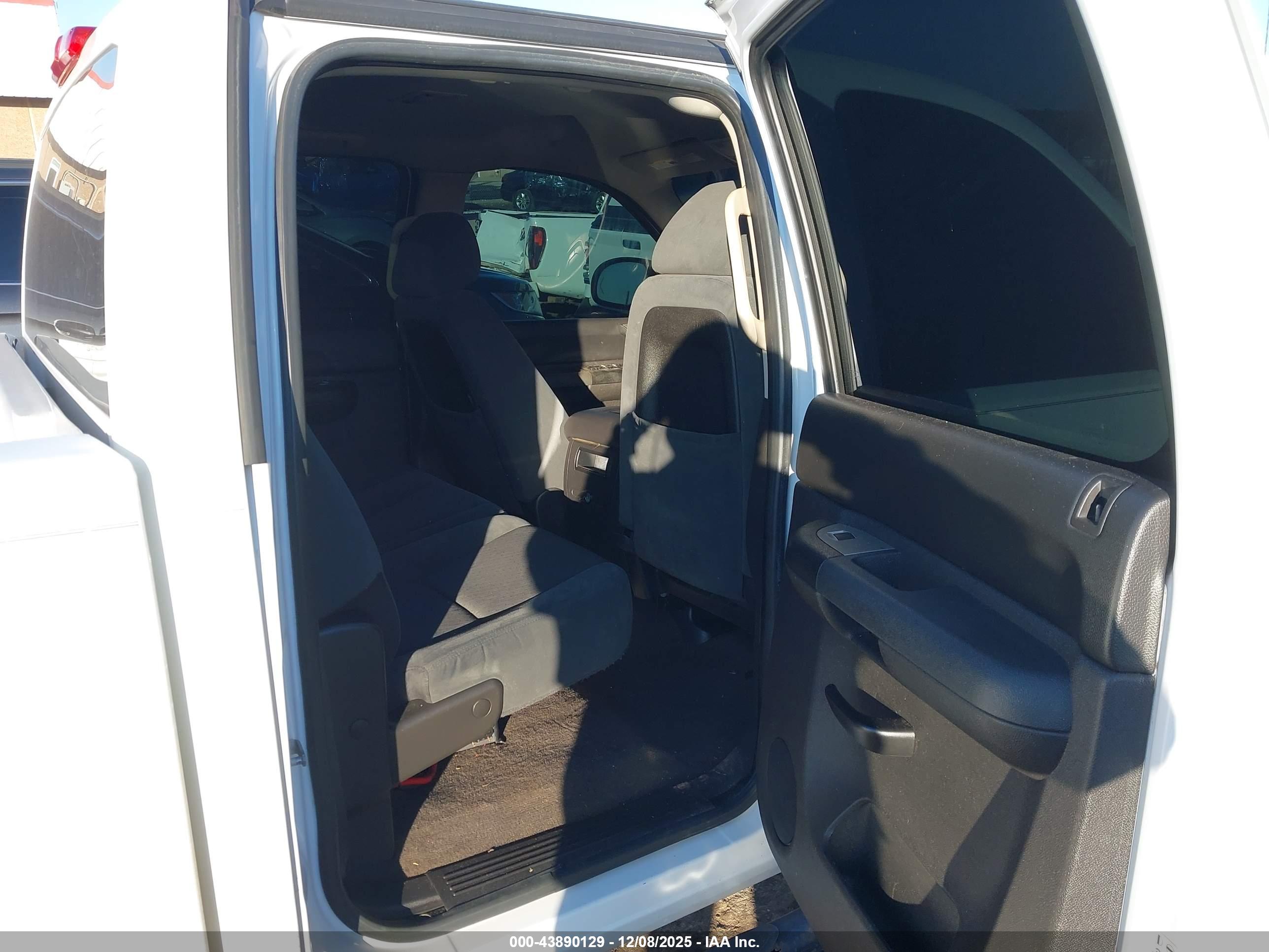 GMC SIERRA image 8