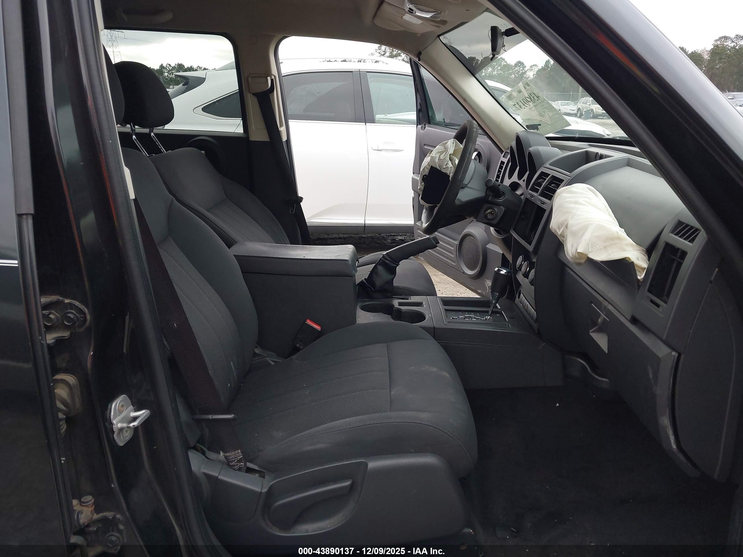 DODGE NITRO image 5