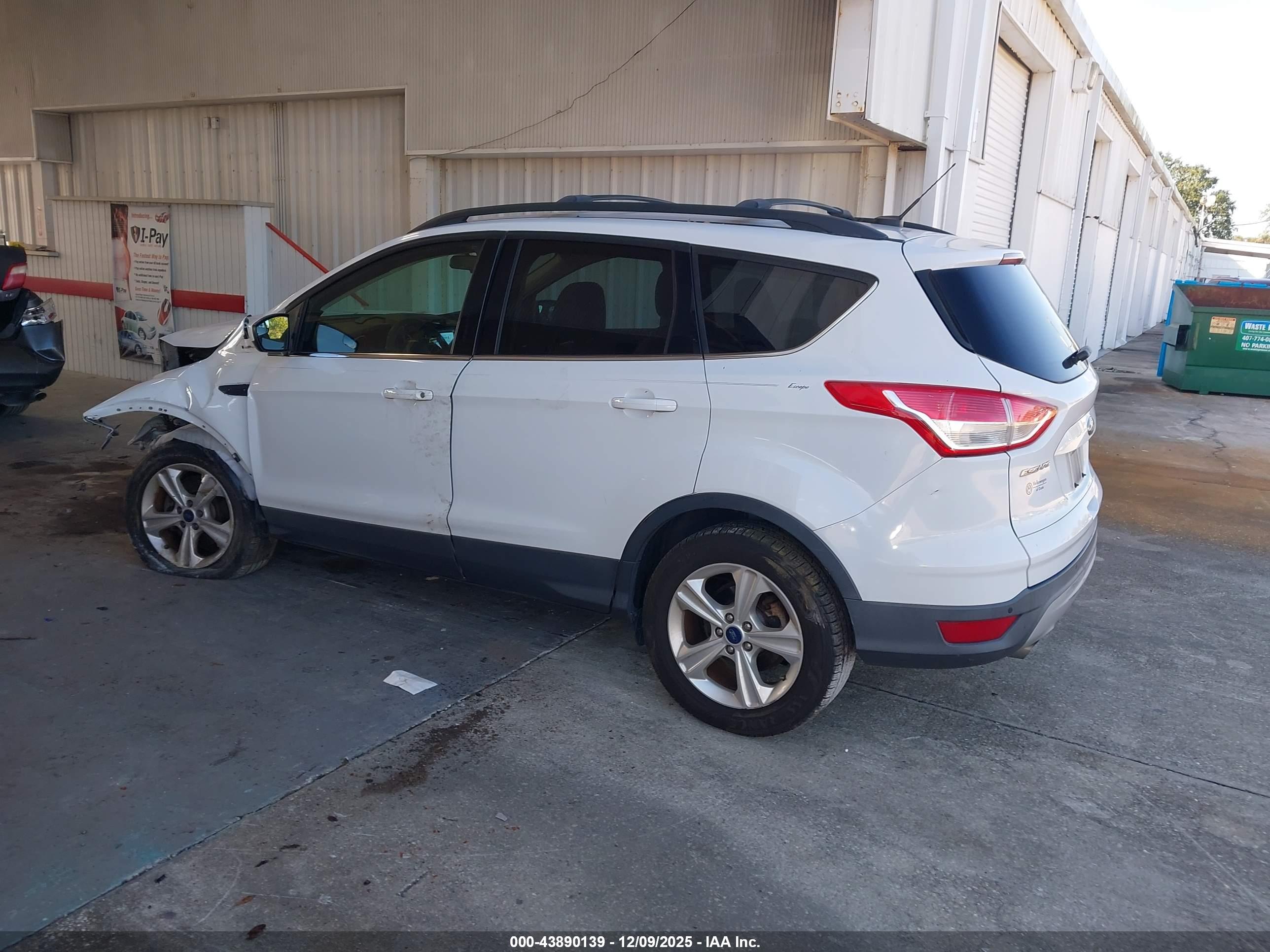 FORD ESCAPE image 3