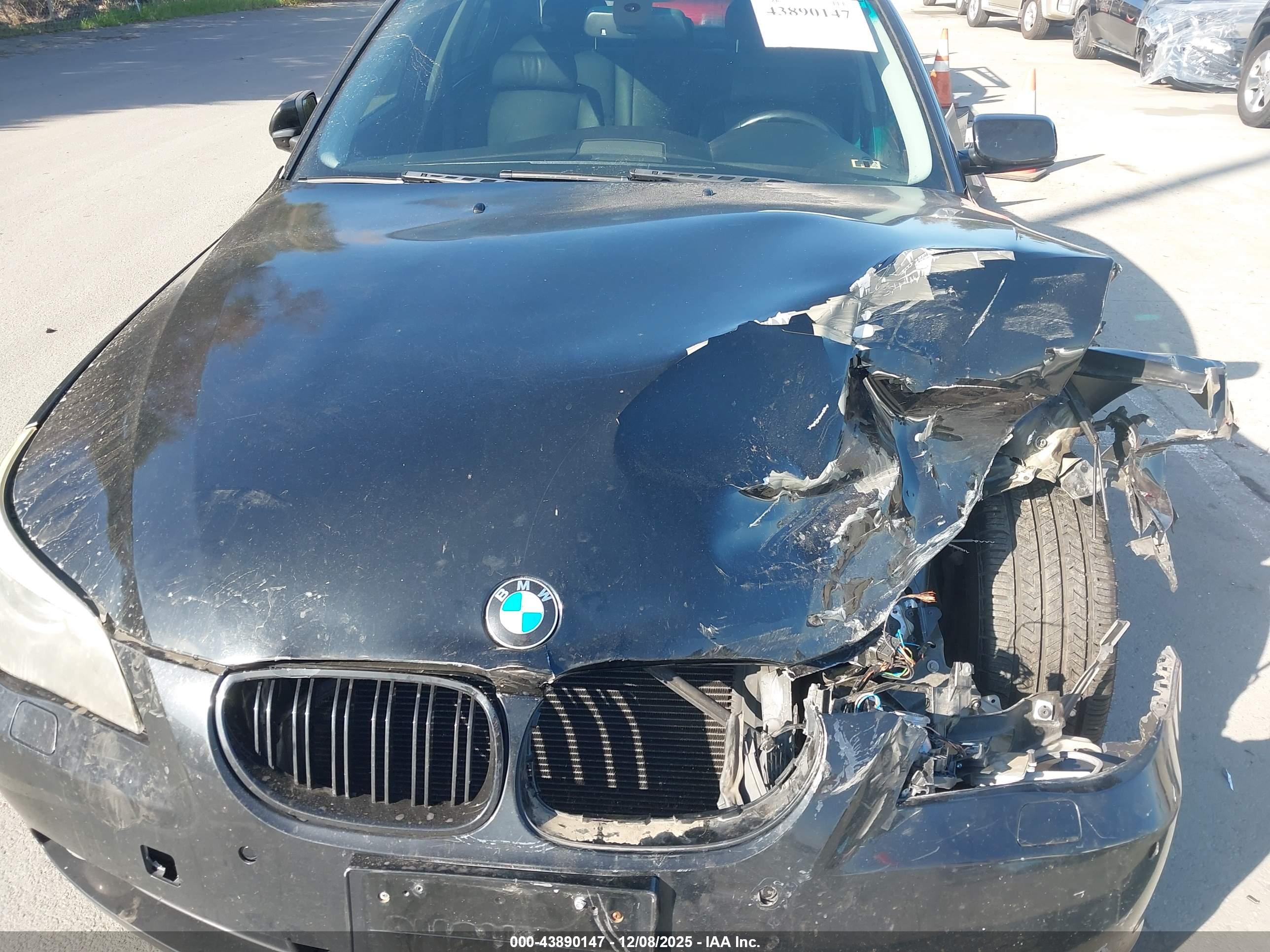 BMW 528I image 10