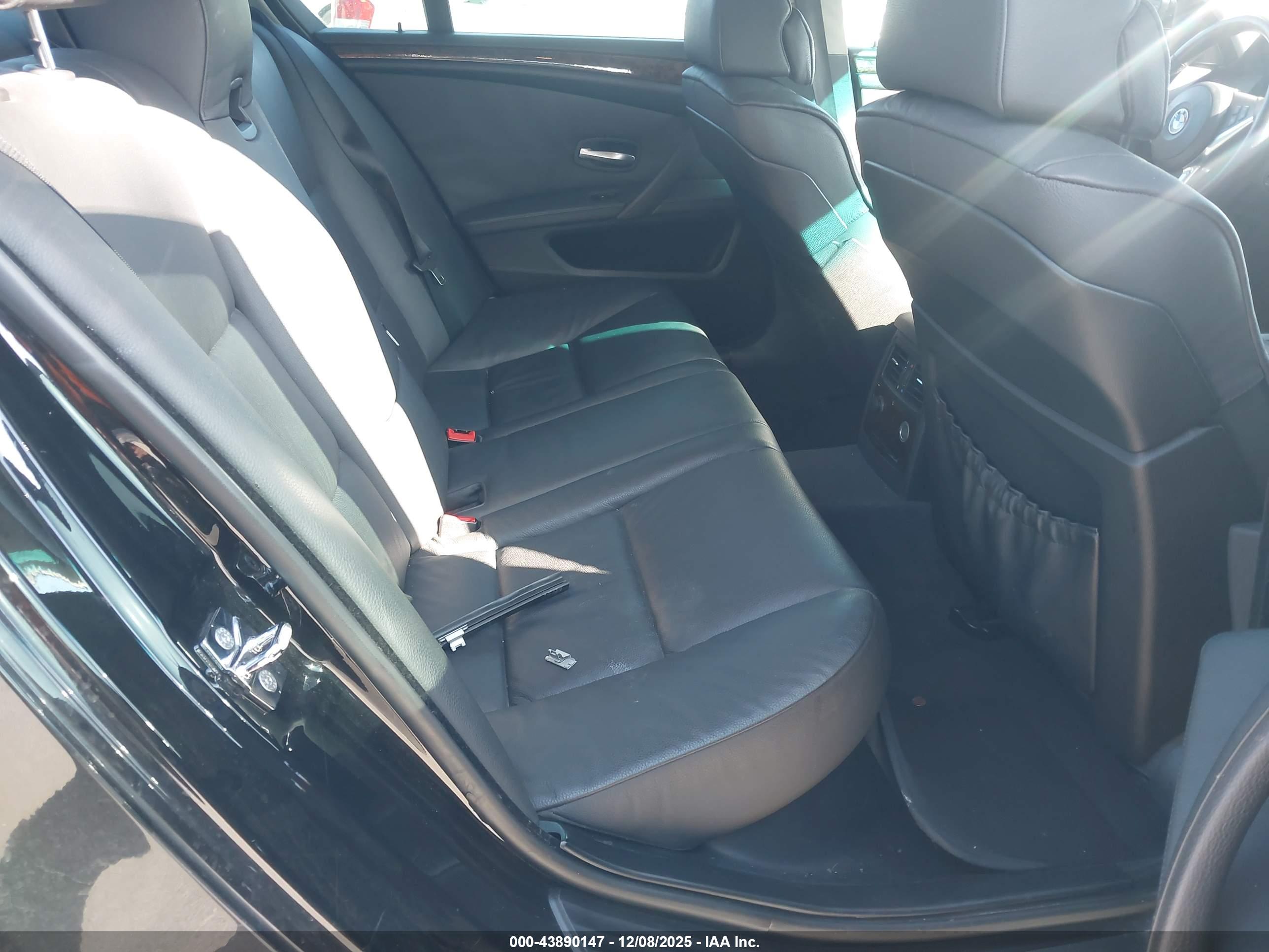 BMW 528I image 8