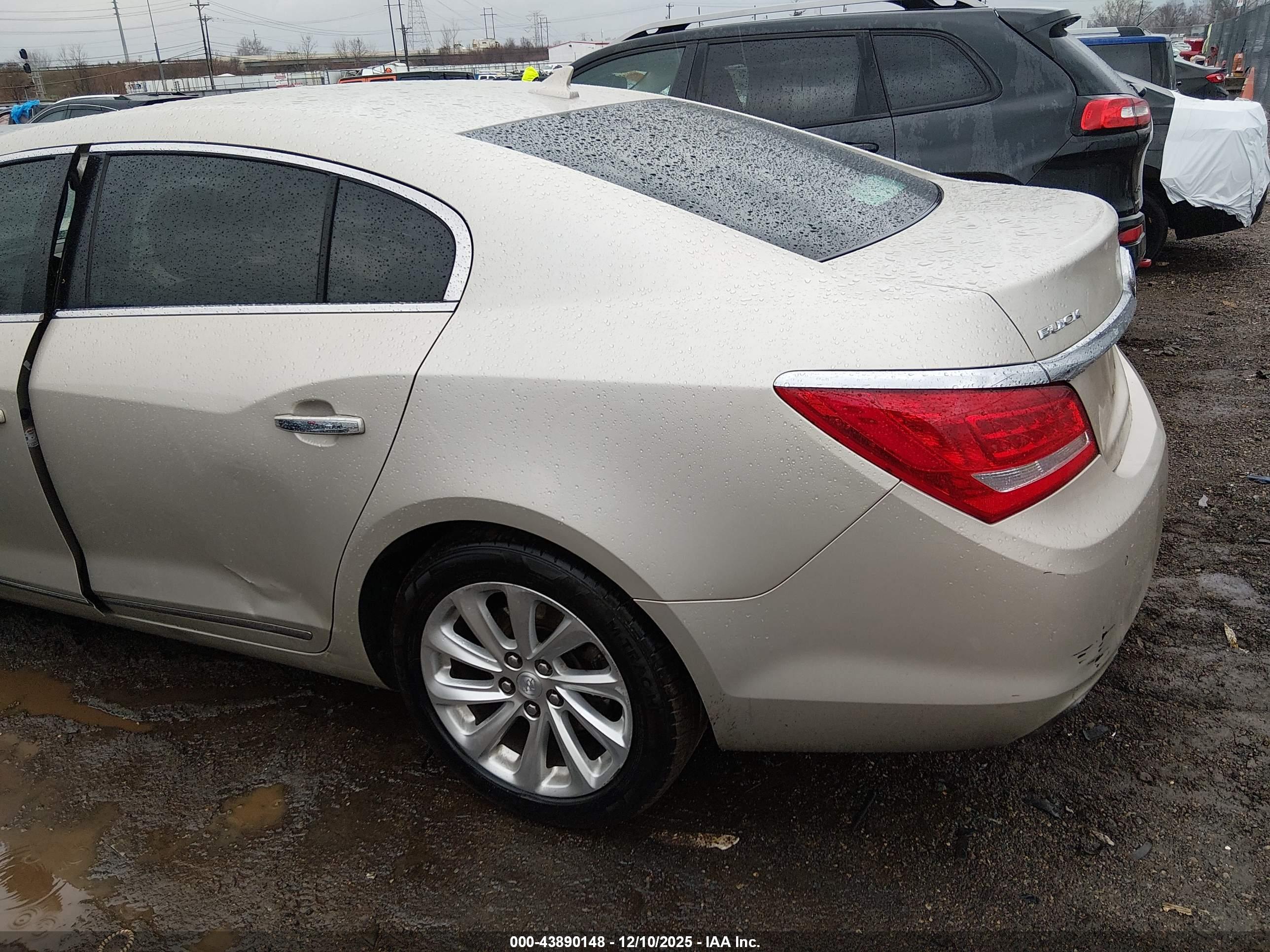 BUICK LACROSSE image 3