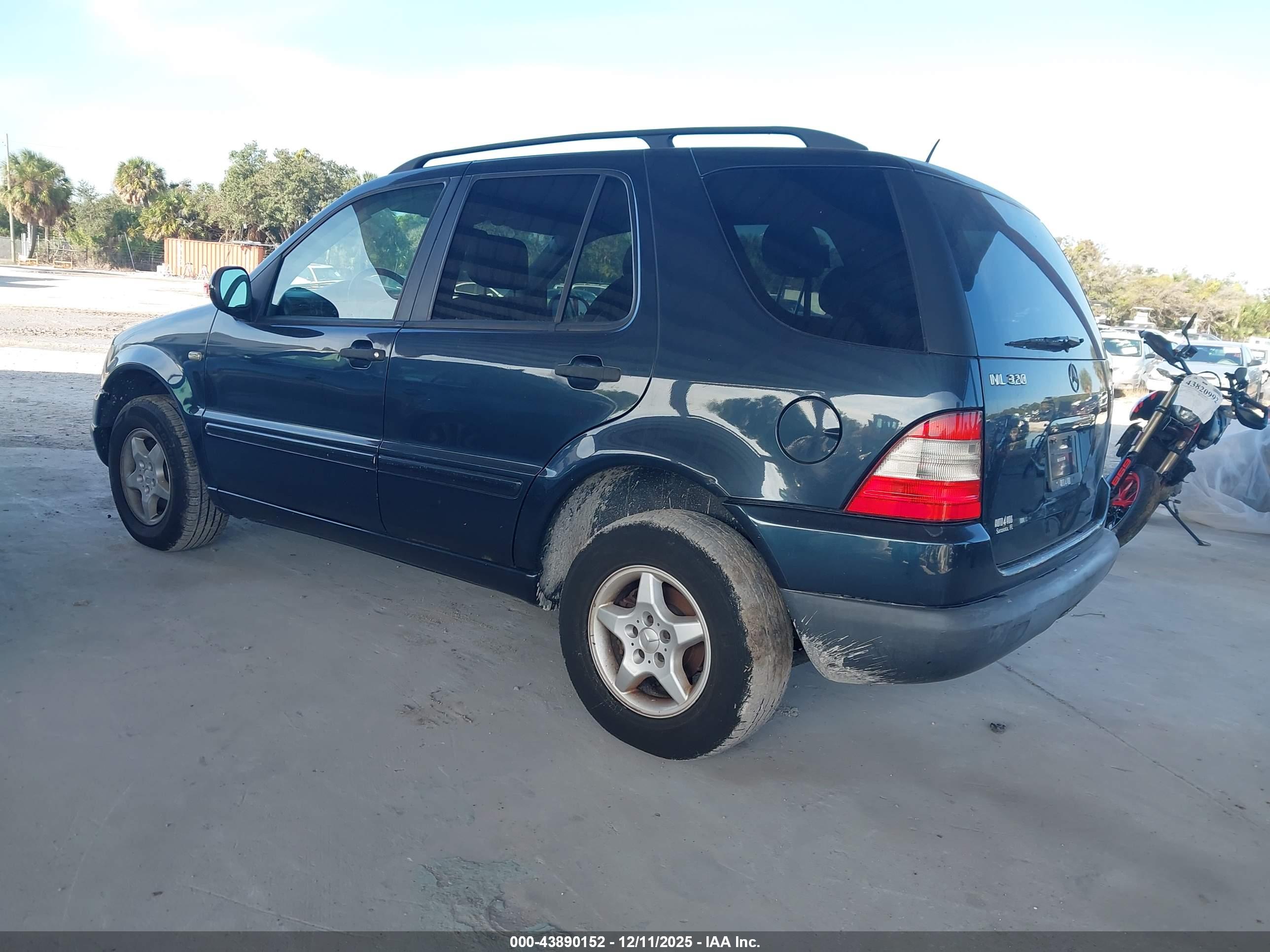 MERCEDES-BENZ ML image 3