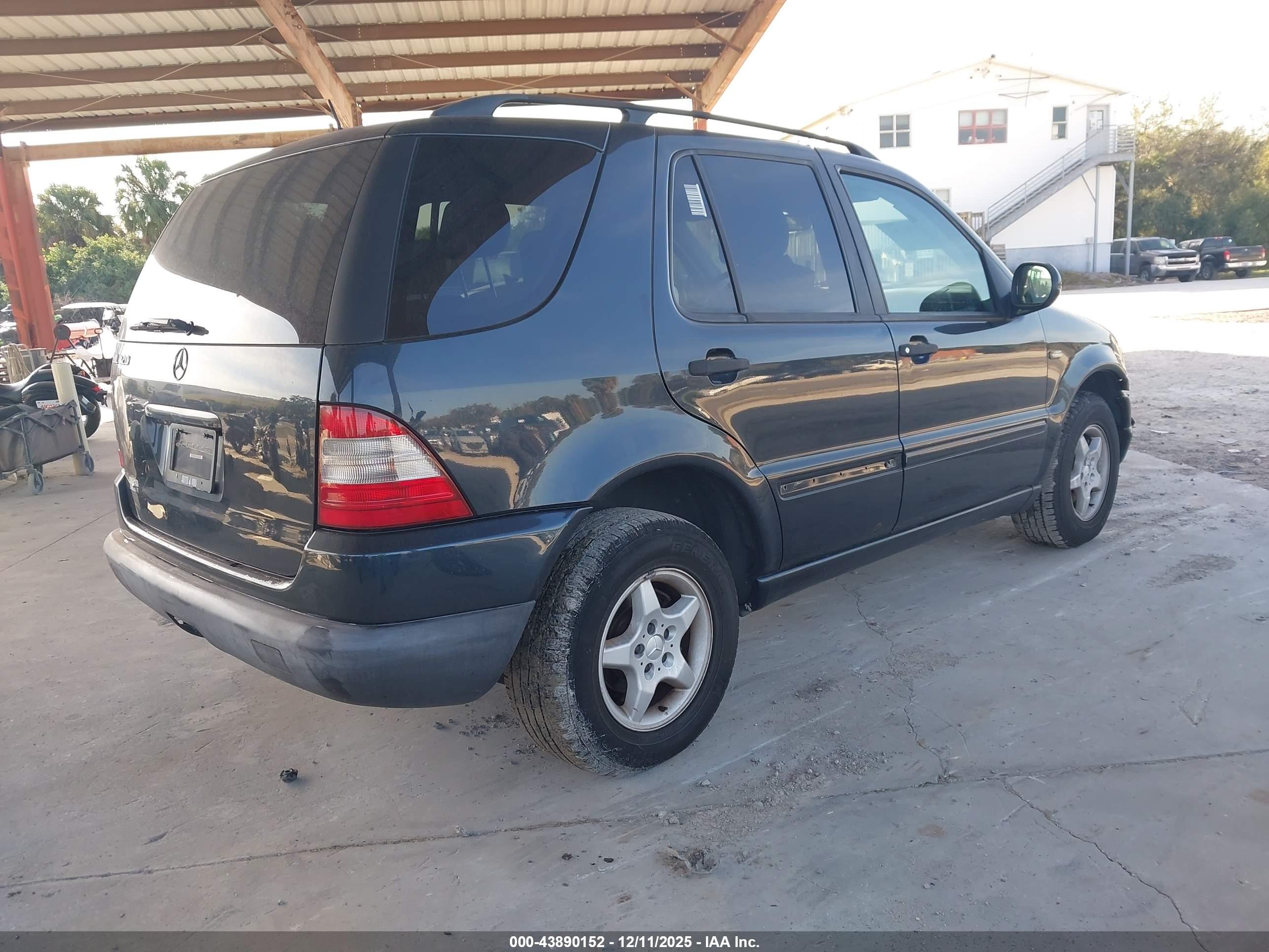 MERCEDES-BENZ ML image 4