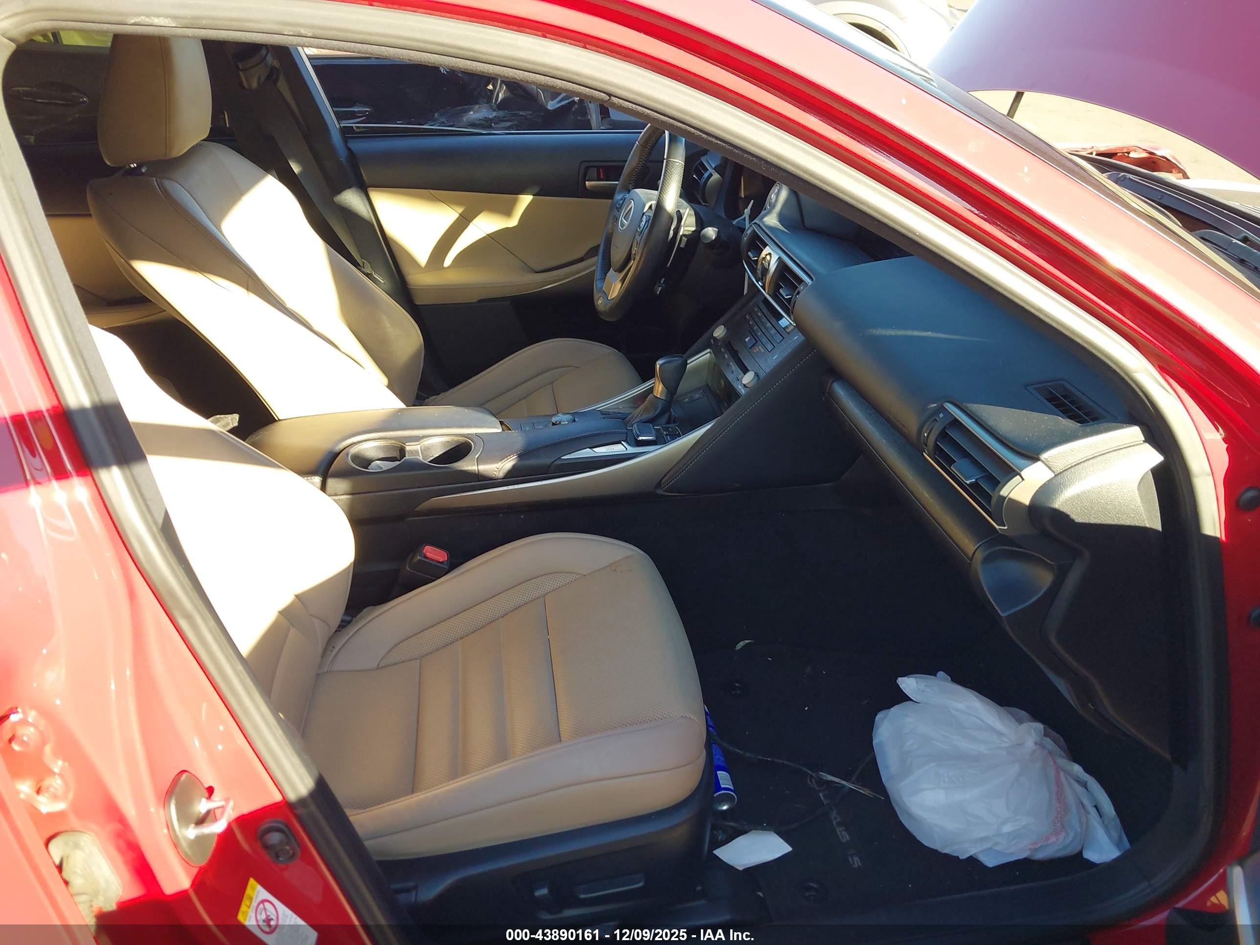 LEXUS IS image 5