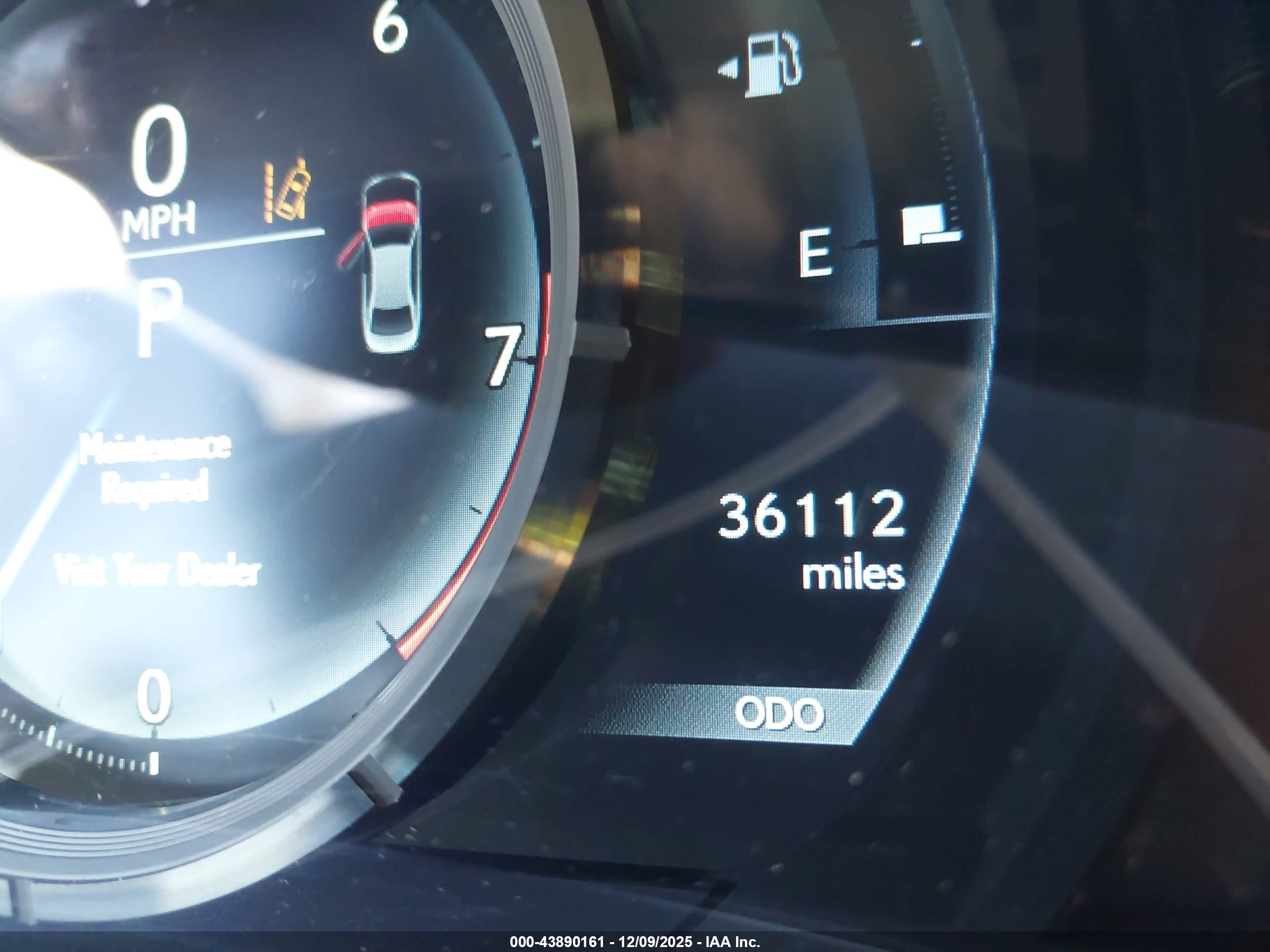 LEXUS IS image 7