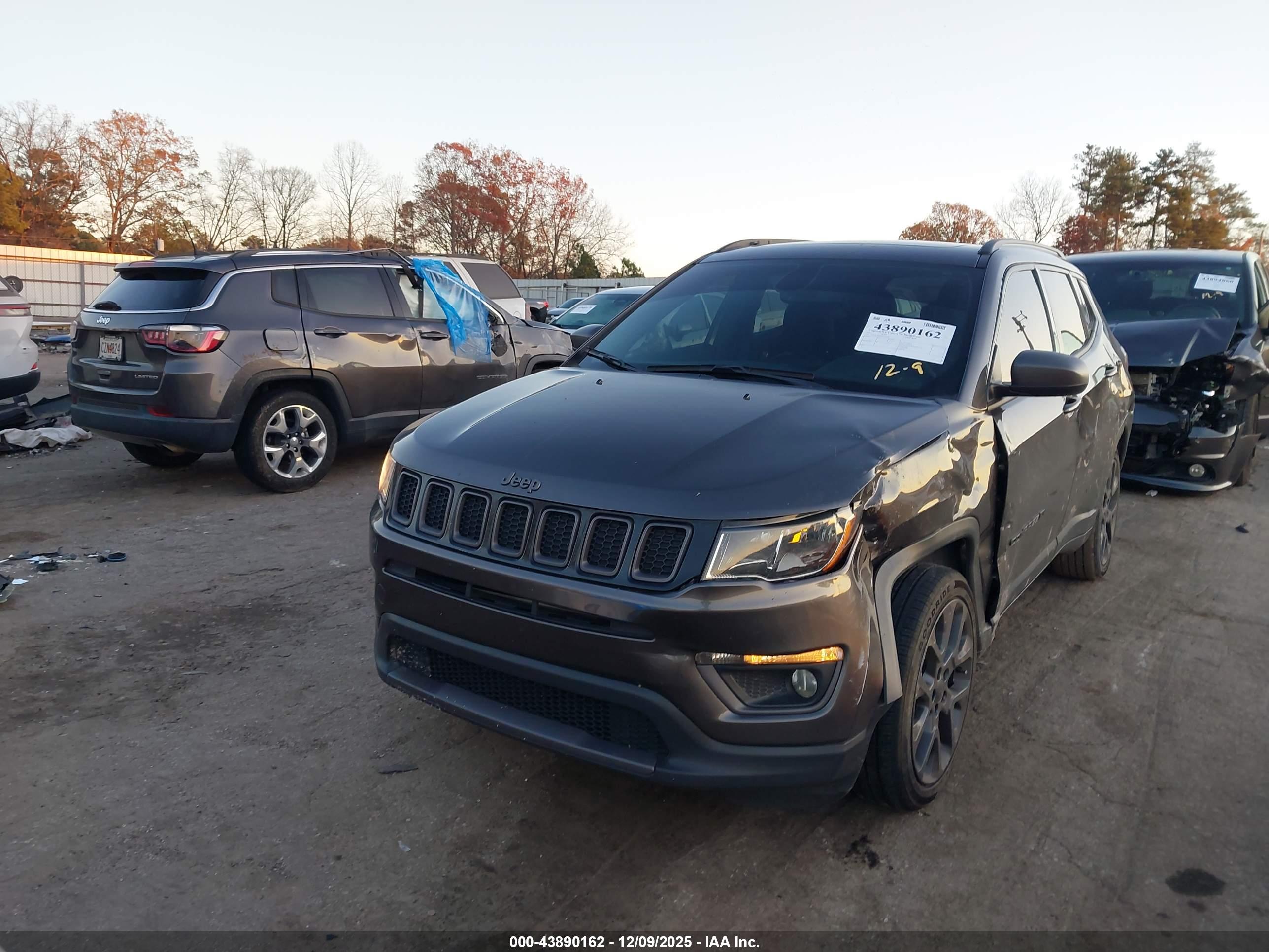 JEEP COMPASS image 2