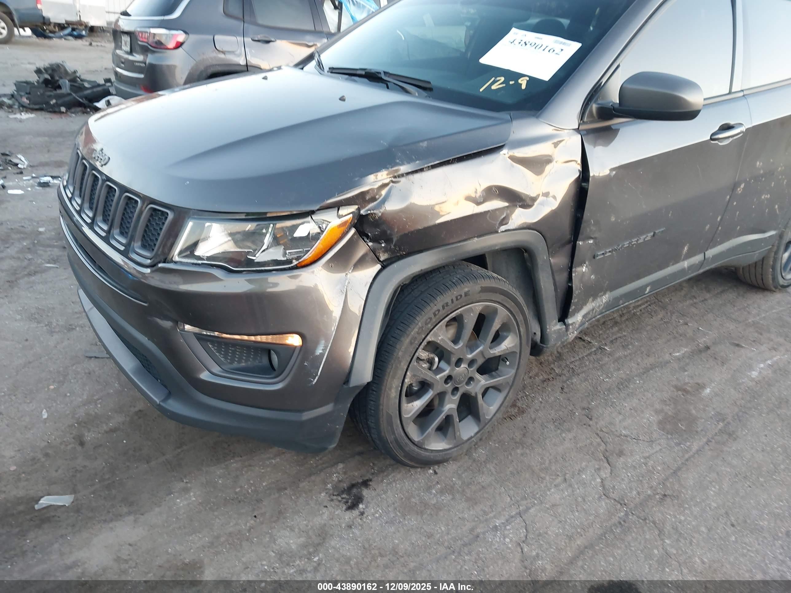 JEEP COMPASS image 6