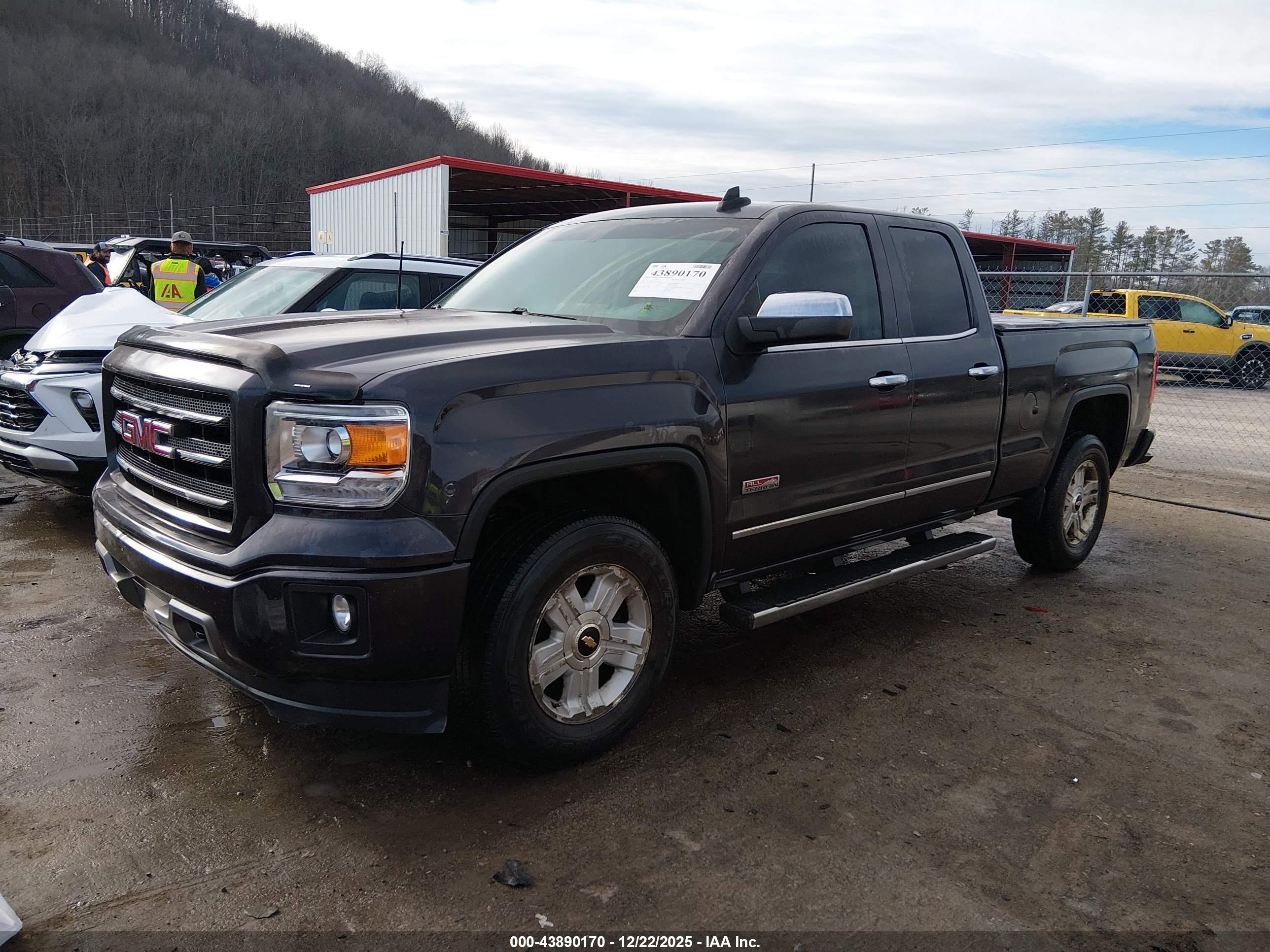 GMC SIERRA image 2