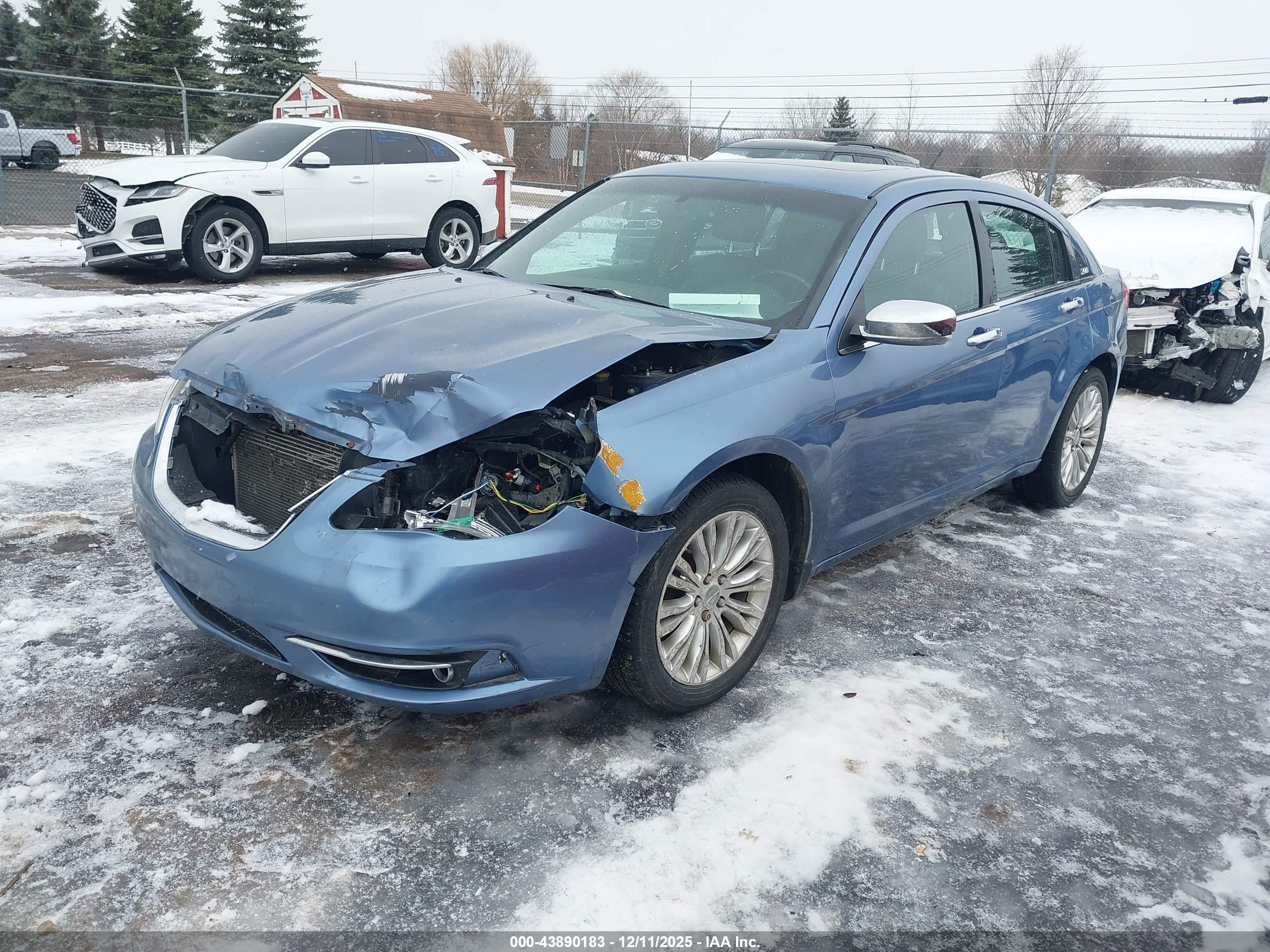 CHRYSLER 200 image 2