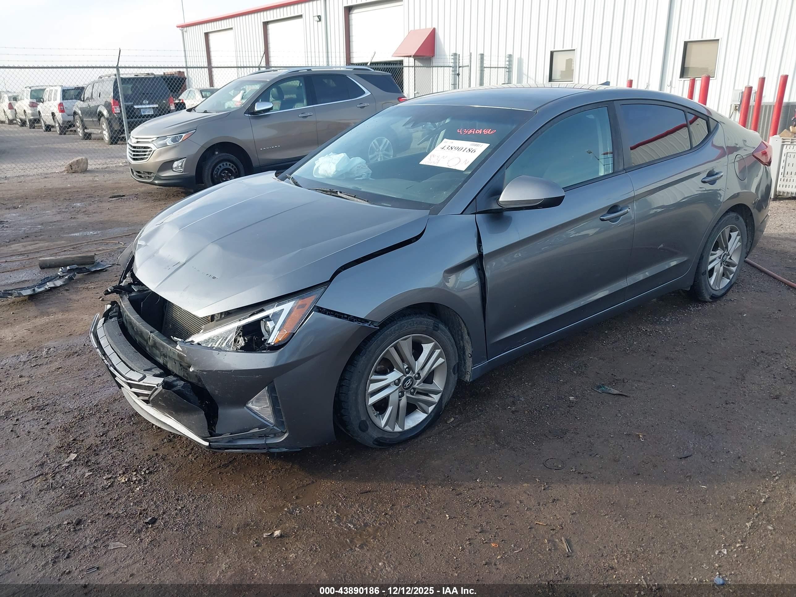 HYUNDAI ELANTRA image 2